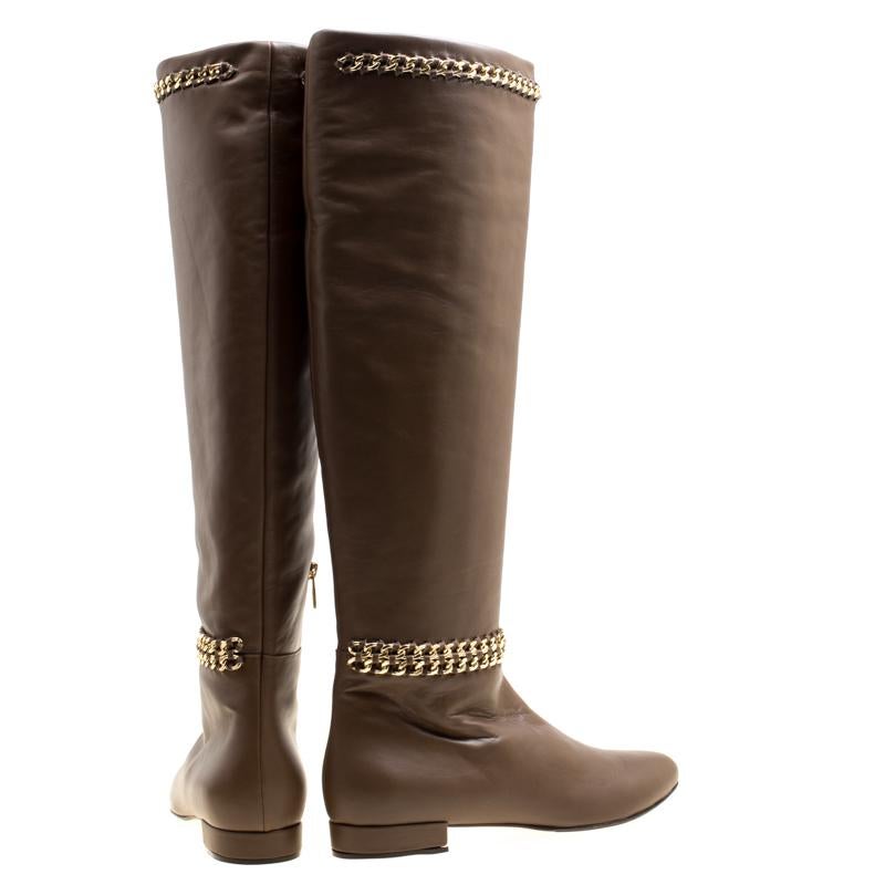 Le Silla Brown Leather Chain Detail Knee High Boots Size 37.5 In New Condition In Dubai, Al Qouz 2