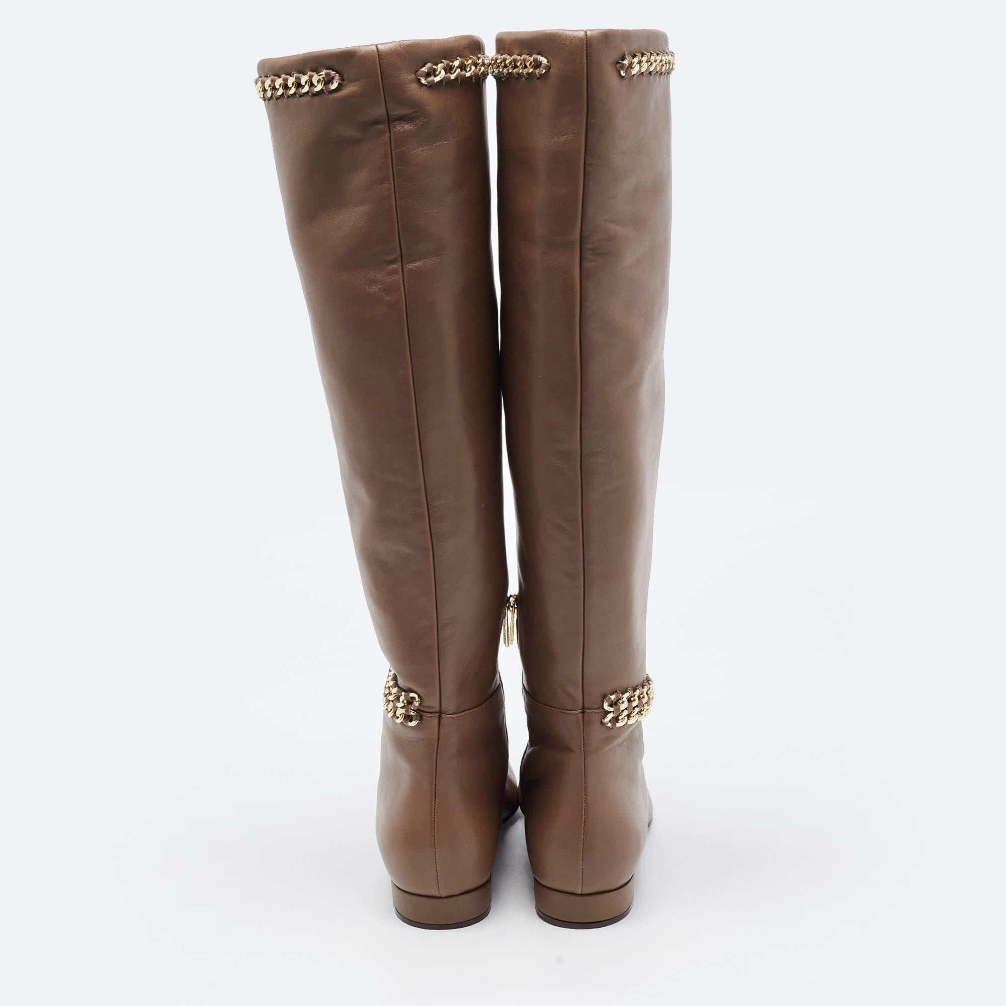 Le Silla Brown Leather Chain Detail Knee Length Boots Size 37.5 In Excellent Condition For Sale In Dubai, Al Qouz 2