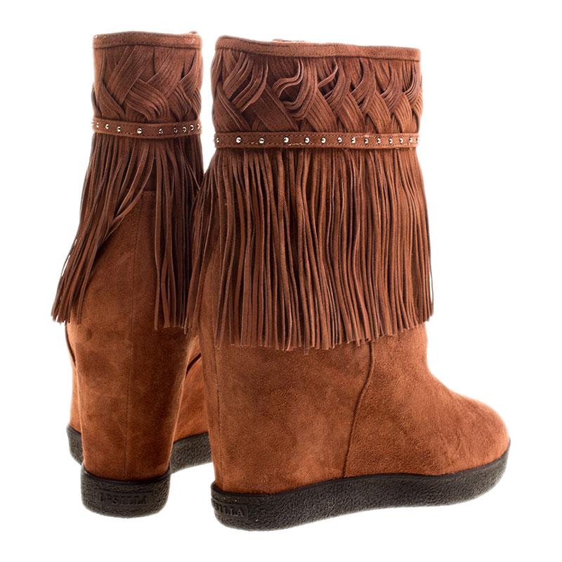Le Silla Brown Suede Concealed Fringed Wedge Boots Size 38 In New Condition In Dubai, Al Qouz 2