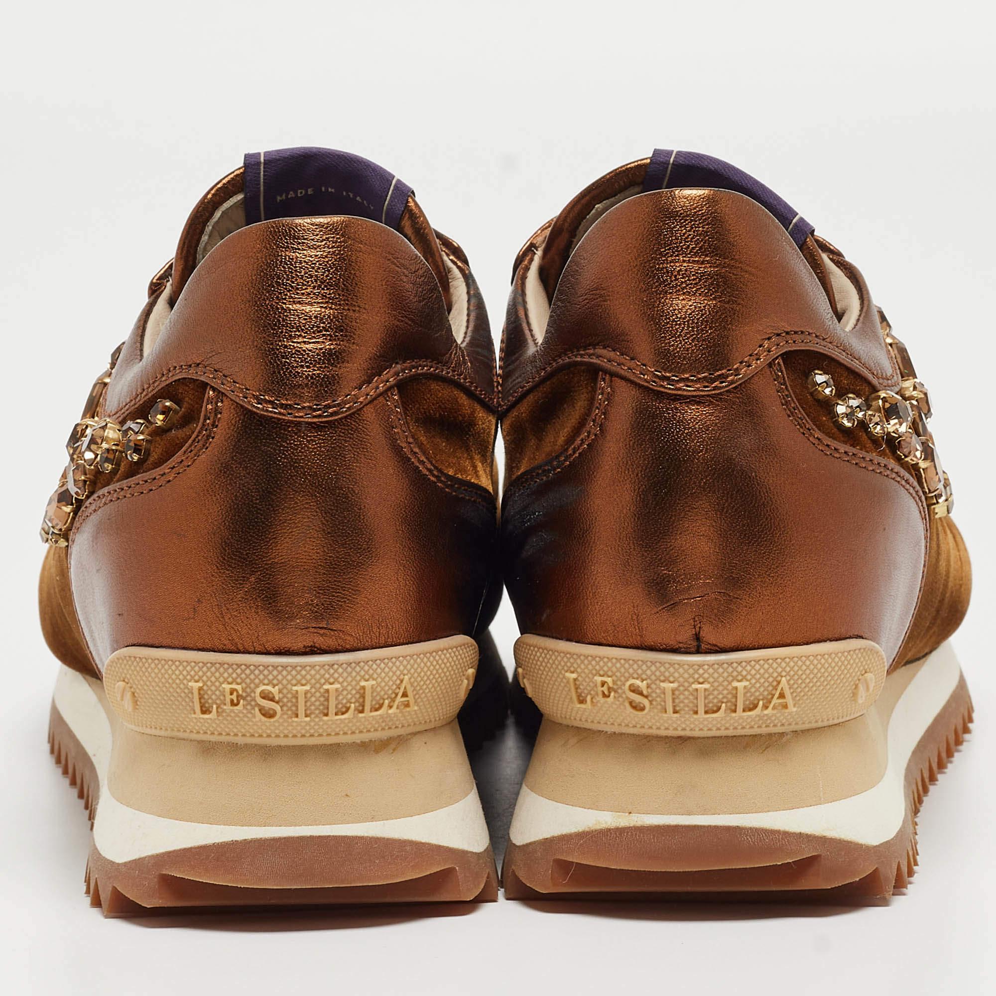 Le Silla Brown Velvet and Leather Crystal Embellished Low Top Sneakers Size 38.5 For Sale 1