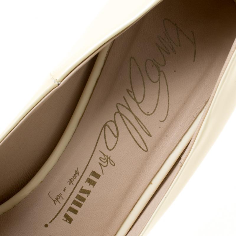 Women's Le Silla Cream Patent Leather Peep Toe Platform Pumps Size 39 For Sale