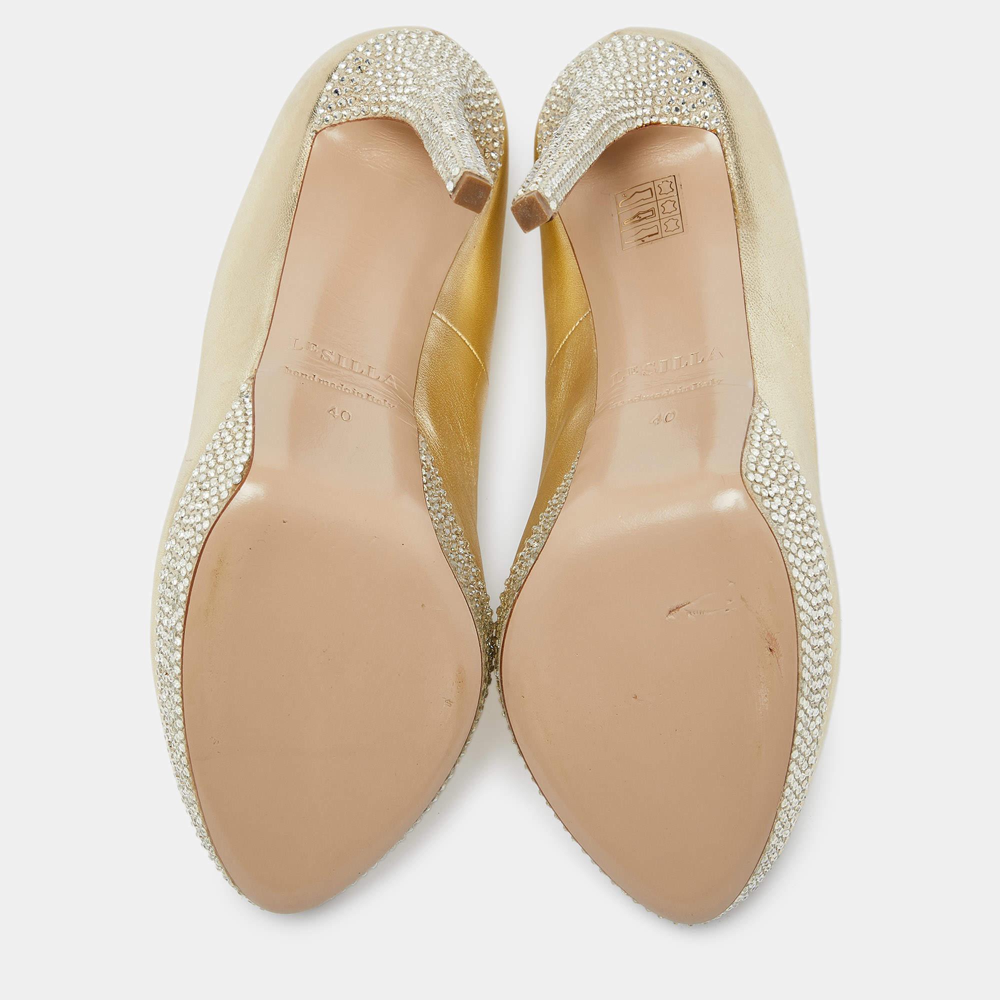 Le Silla Gold Leather Crystal Embellished Platform Peep Toe Pumps Size 40 For Sale 2