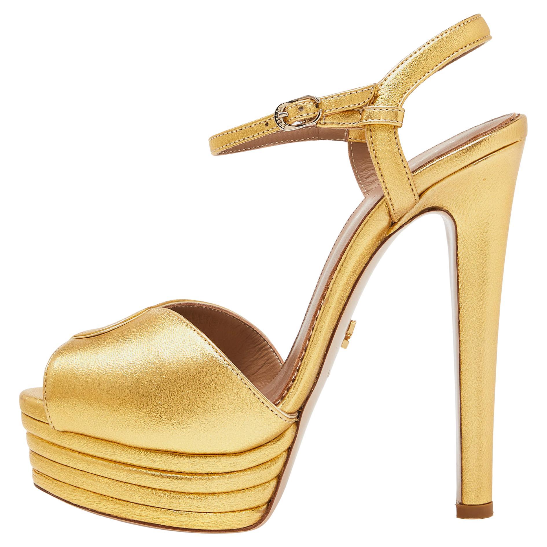 Le Silla Gold Leather Platform Ankle Strap Sandals Size 39 For Sale