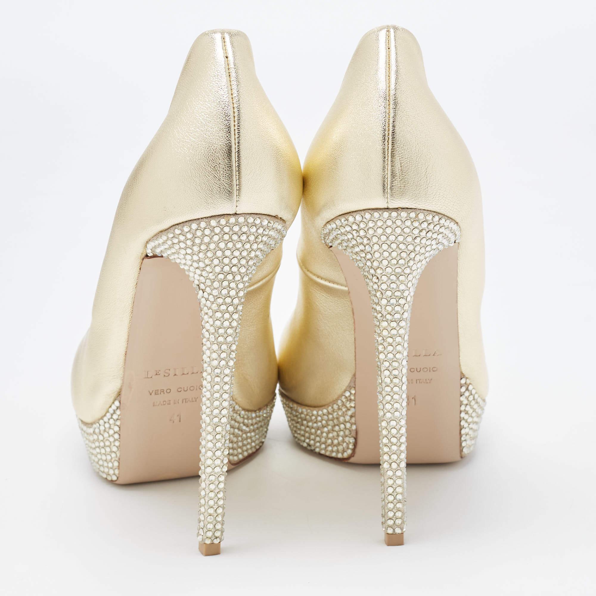 Le Silla Golden Leather Crystal Embellished Platform Peep Toe Pumps Size 41 For Sale 4