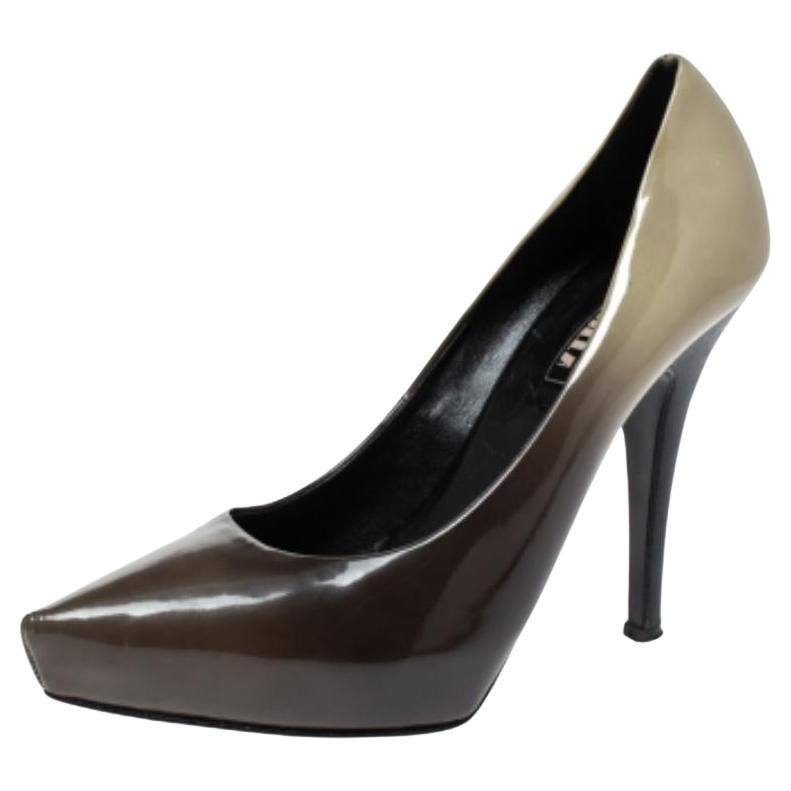 Le Silla - Greene & Greene & Greene - Pumps con piattaforma in pelle verniciata misura 37,5 in vendita