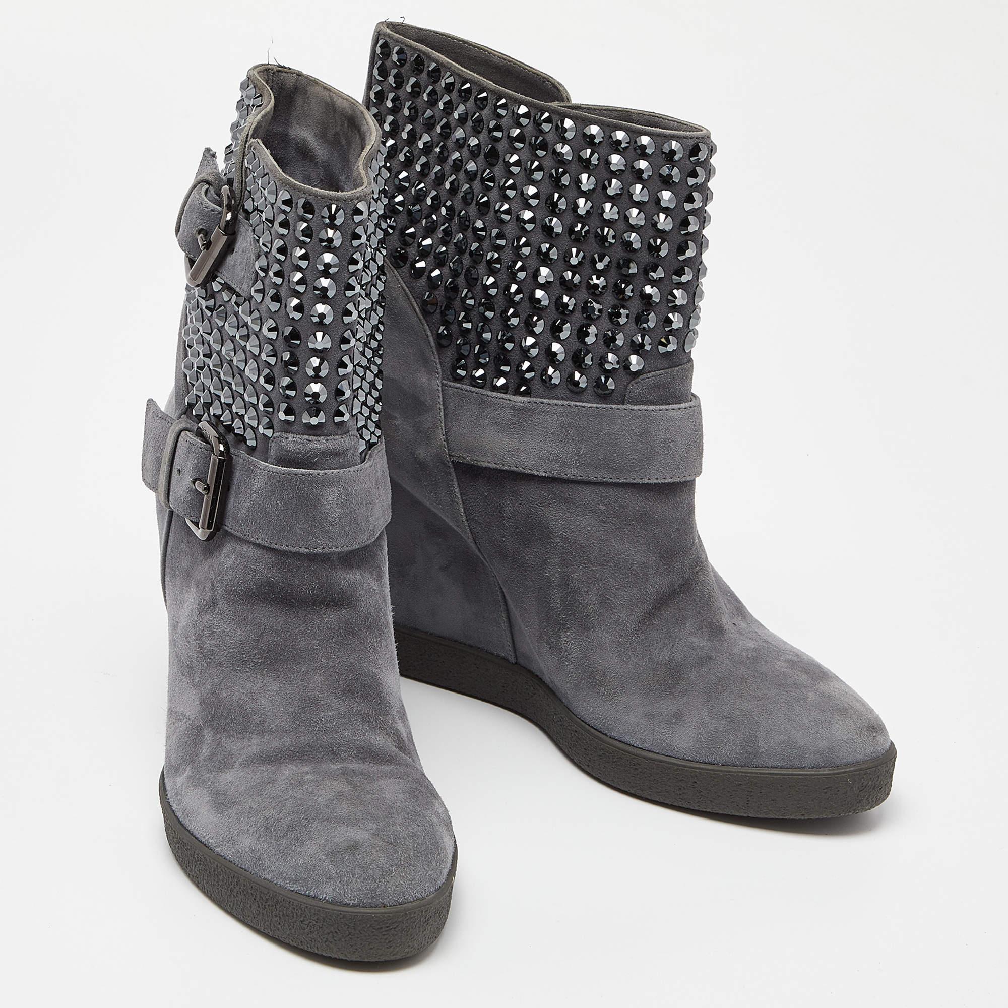 Le Silla Grey Suede Crystal Embellished Wedge Ankle Boots Size 38 In Good Condition For Sale In Dubai, Al Qouz 2