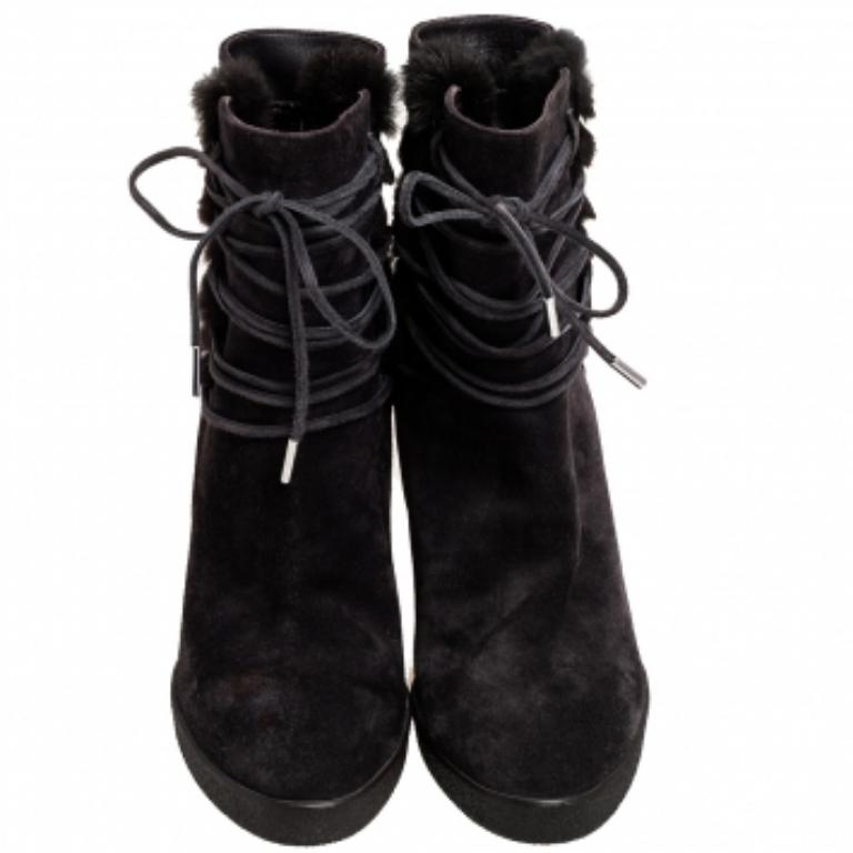 Le Silla Grey Suede Fur Detail Hidden Wedge Ankle Boots Size 37 Bon état à Dubai, Al Qouz 2