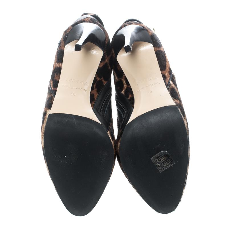 Le Silla Leopard Printed Calf Hair Ankle Boots Size 40 In New Condition In Dubai, Al Qouz 2