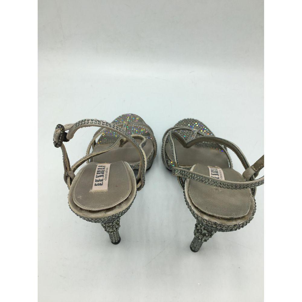 Le Silla Limited Edition Leather Heels Sandals in Silver 2