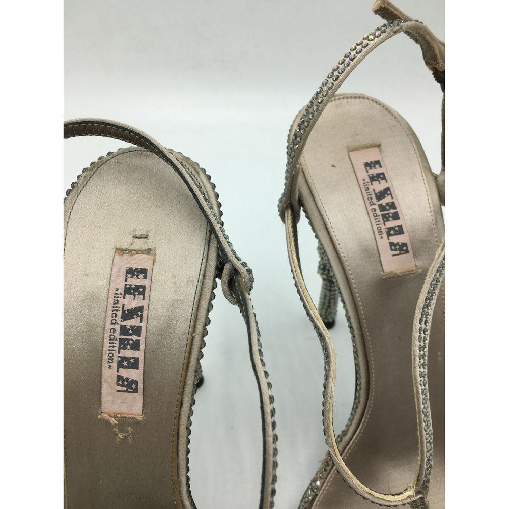 Le Silla Limited Edition Leather Heels Sandals in Silver 4