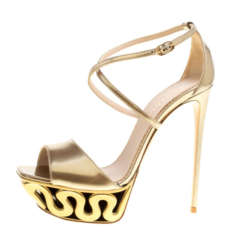 Le Silla Metallic Gold Leather Venus Cross Strap Platform Sandals Size 40 In New Condition In Dubai, Al Qouz 2