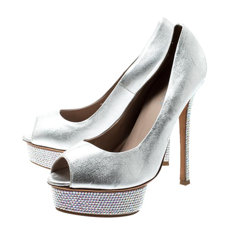 Women's Le Silla Metallic Silver Leather Crystal Embellished Platform Peep Toe Pumps Siz