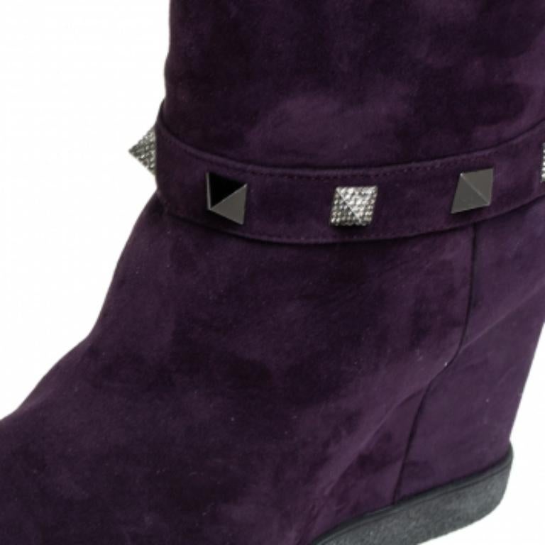Le Silla - Bottes mid-calf embellies en daim violet, taille 40 Bon état à Dubai, Al Qouz 2