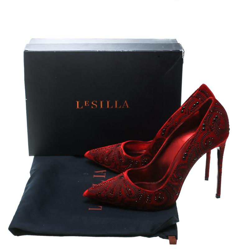 Le Silla Red Crystal Embellished Velvet Pointed Toe Pumps Size 40 3