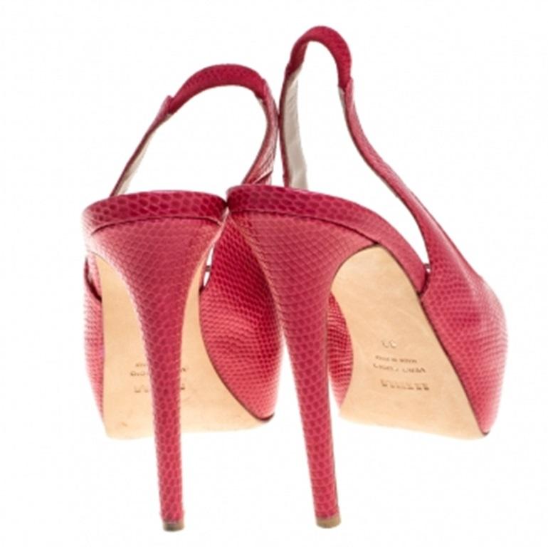Le Silla Red Lizard Embossed Leather Slingback Platform Sandals Size 39 In Fair Condition For Sale In Dubai, Al Qouz 2
