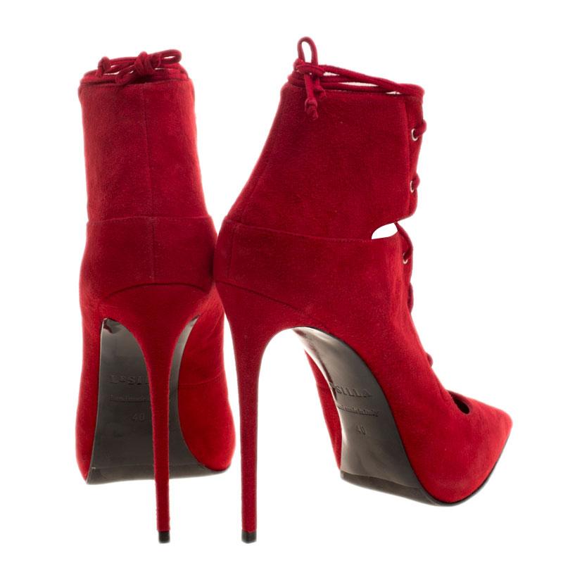 Le Silla Red Suede Lace Up Pointed Toe Ankle Boots Size 40 In New Condition In Dubai, Al Qouz 2