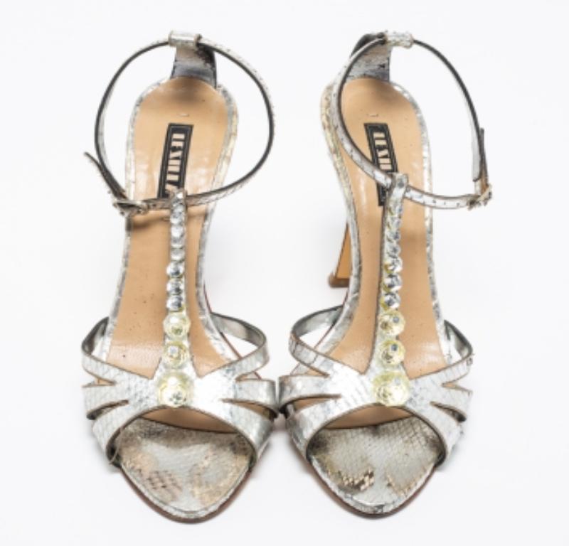 Le Silla Silver Python Embossed Leather T-Strap Platform Sandals Size 37.5 en vente 2