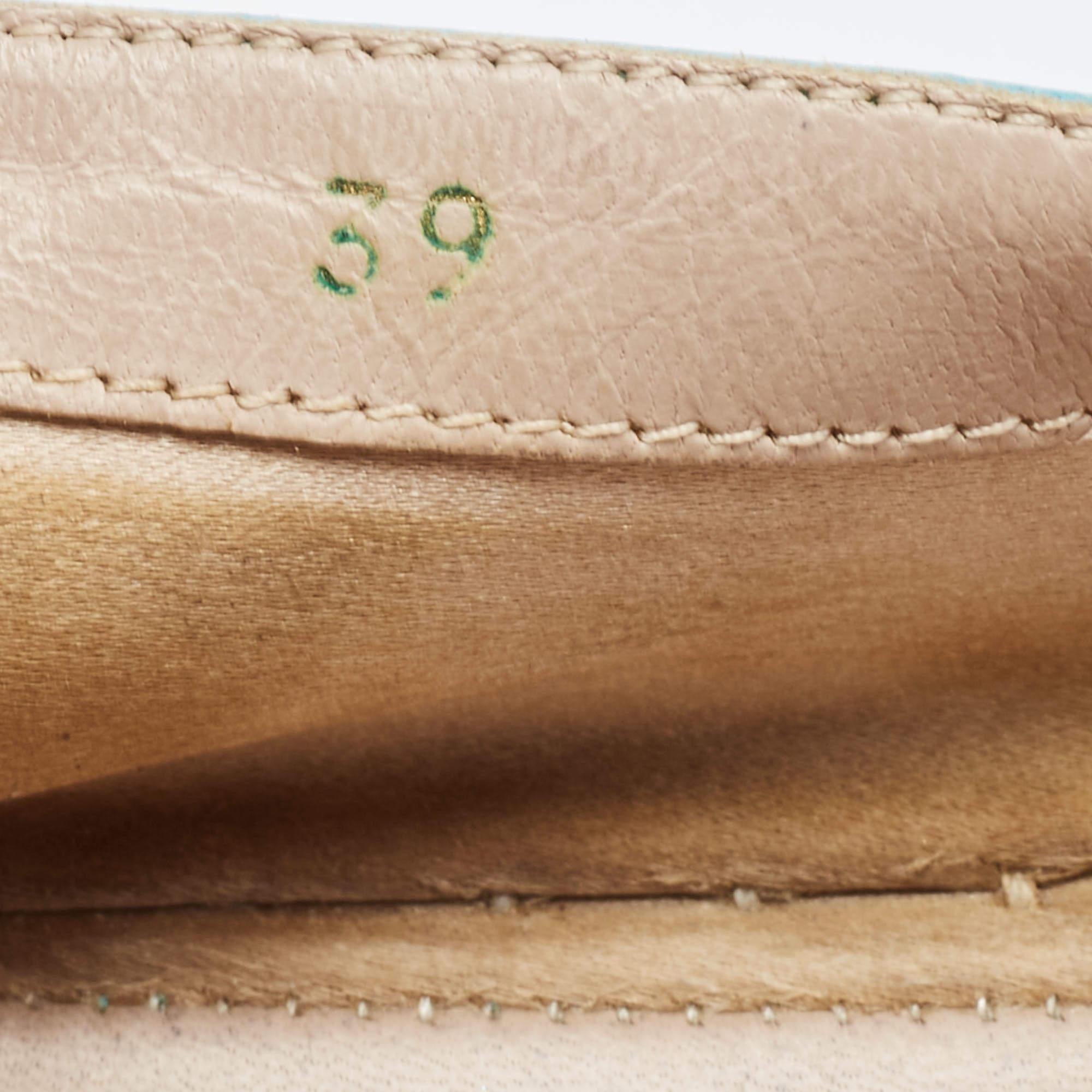 Le Silla Turquoise Suede and Leather Crystal Embellished Espadrille Size 39 In Good Condition For Sale In Dubai, Al Qouz 2