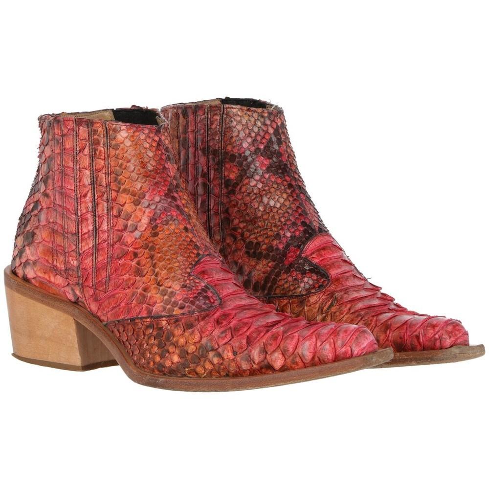 Le Silla 2000s red, orange and pink shaded phyton chelsea boots. Leather sole. Beige leather lilning.

Size: 38.5 IT

Heel height: 5,5 cm
Sole lenght: 28 cm

Product code: X5290

Notes: The boots have slight signs of use on the upper part, as shown