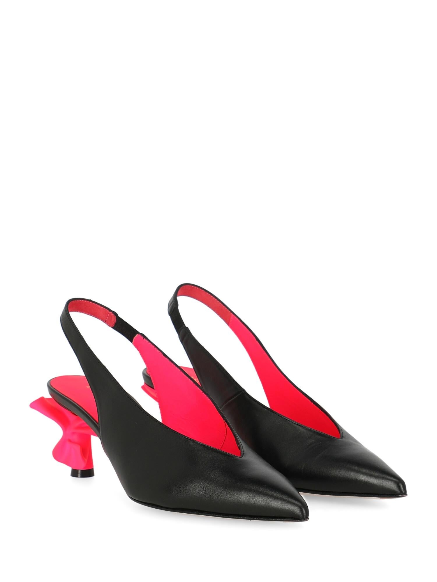 Shoe, leather, solid color, internal logo, slingback strap, pointed toe, leather insole, non-slip sole, tapered heel, low and flat heel, contrasting heel.

Includes:
- Box
- Dust bag

Product Condition: Excellent
Sole: negligible marks. Upper: