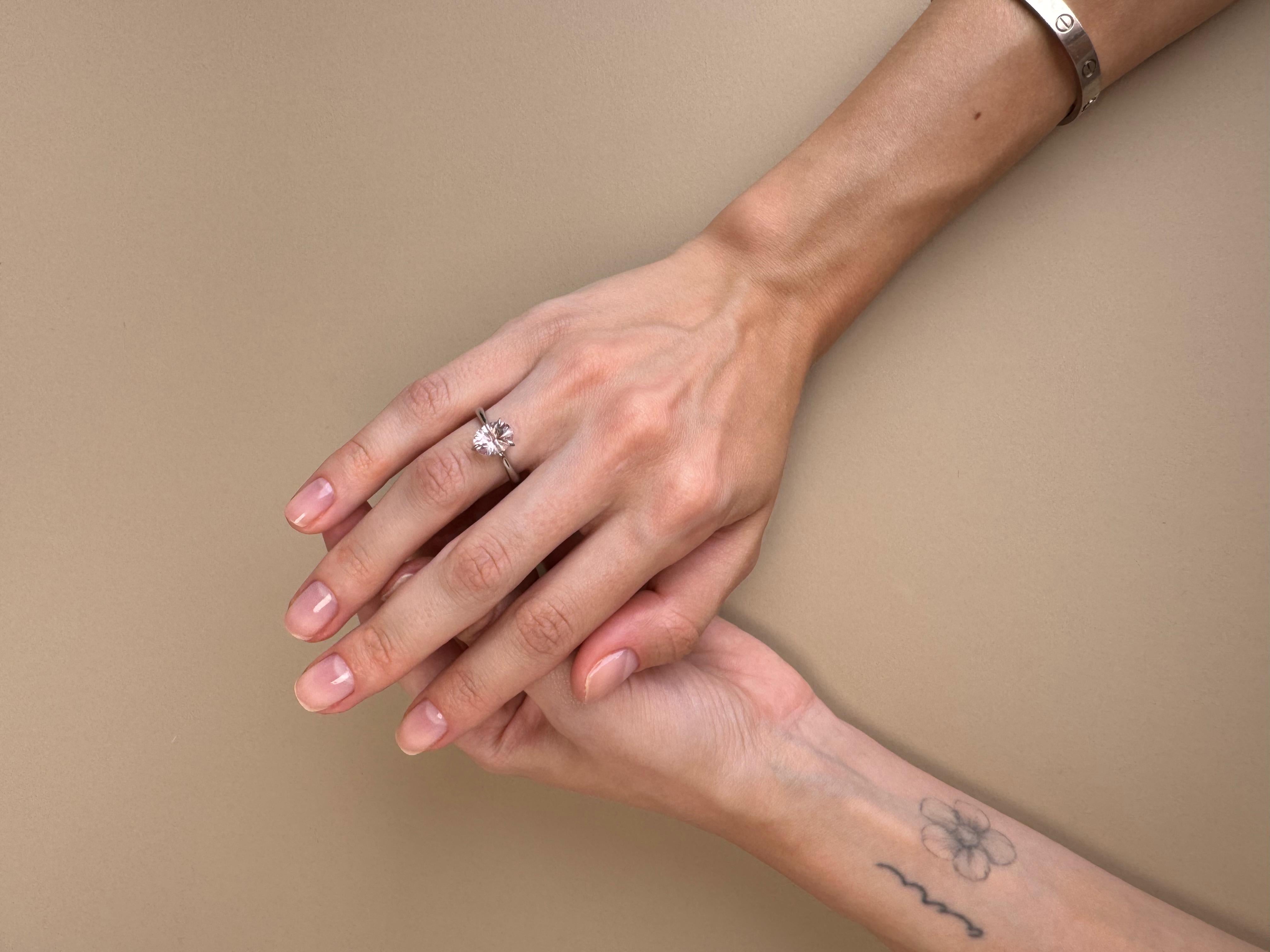 in vendita:  Anello di fidanzamento in platino con morganite - Solitario moderno con un abbagliante taglio Optix 3