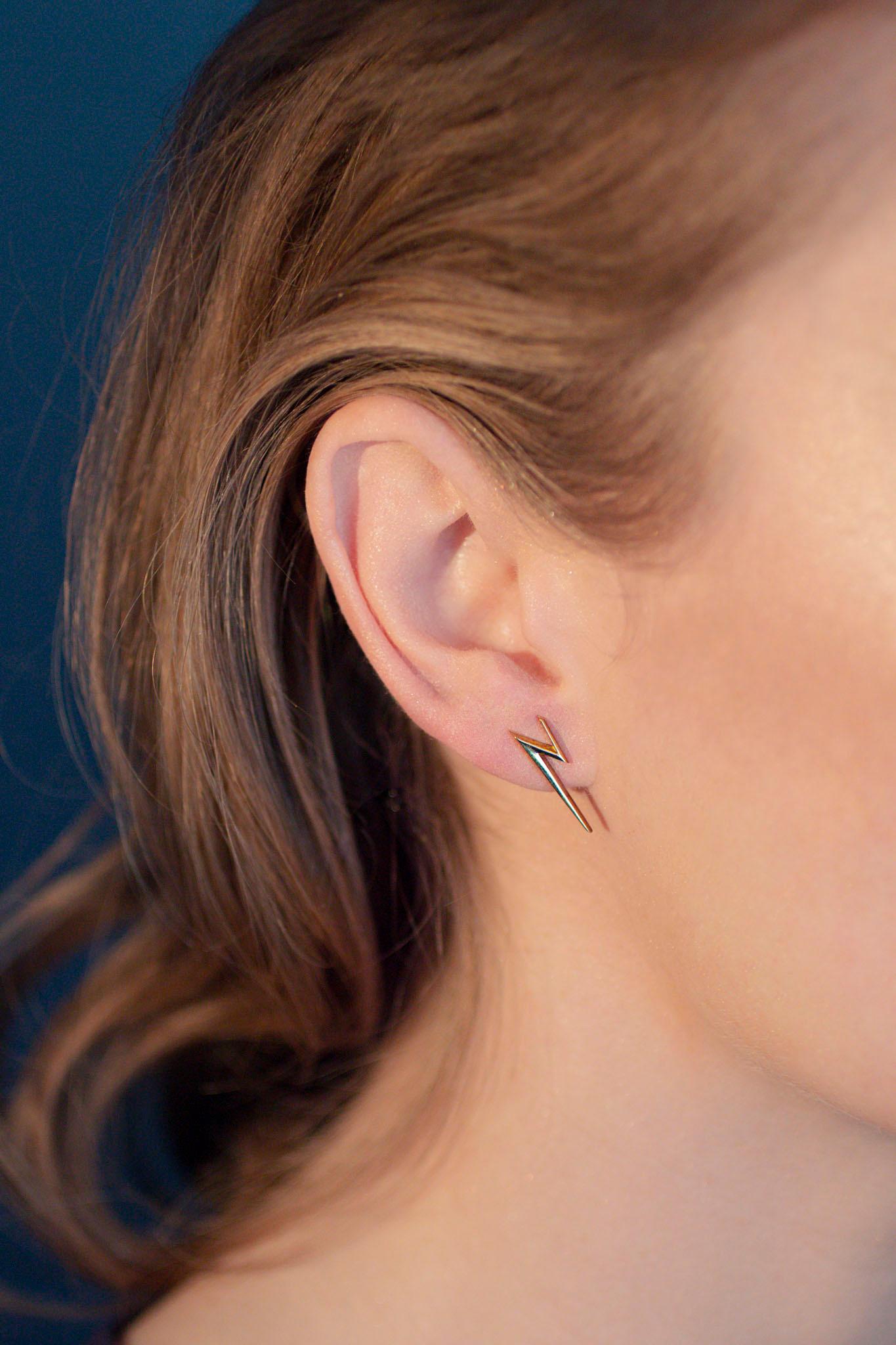 Femenino o masculino Le Ster Pendientes largos modernos con pavé de diamantes 18K amarillo  oro en venta