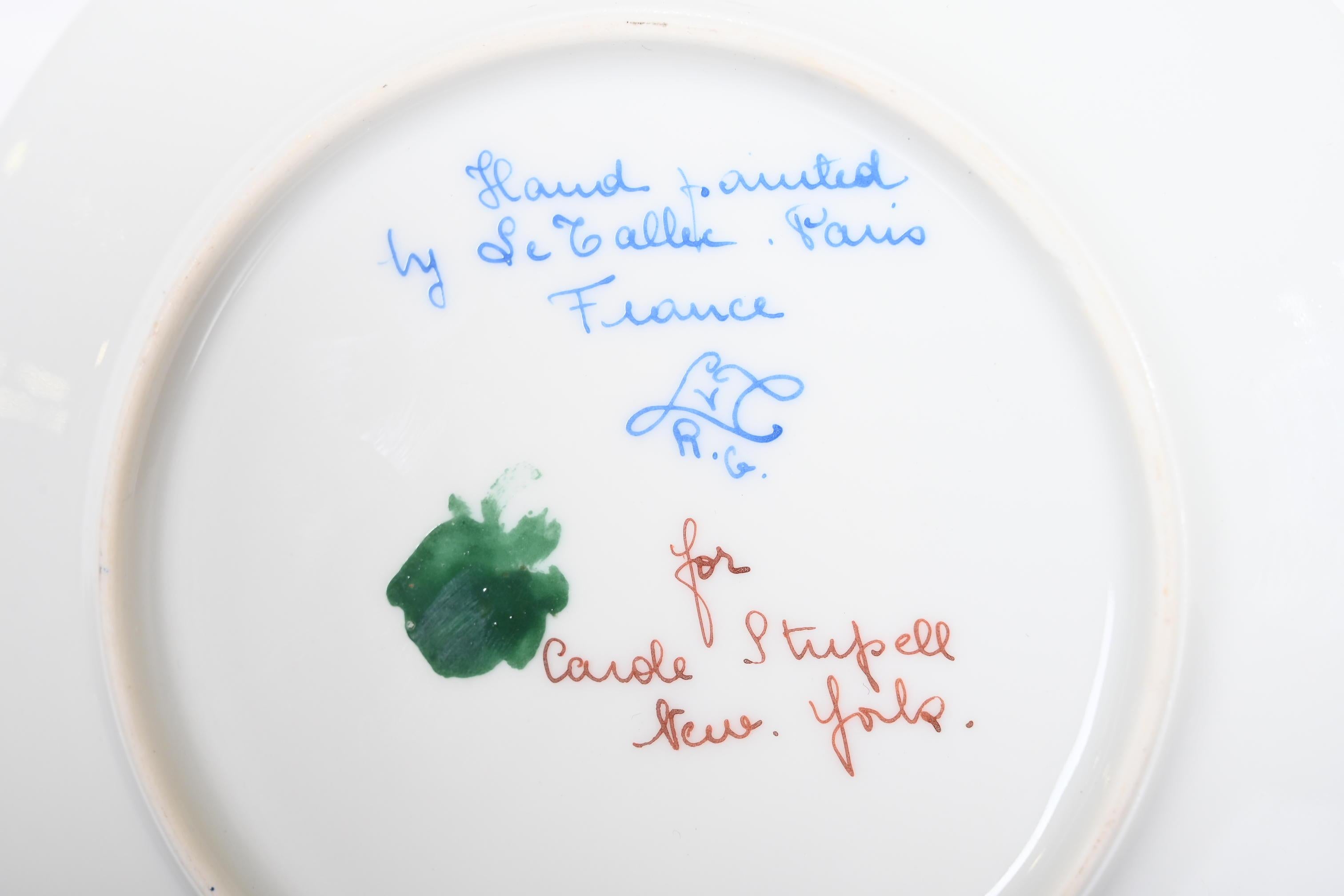 Le Tallec für Tiffany & Co. Französische handbemalte Porzellan-Essteller, zwölf Tafeln im Angebot 5
