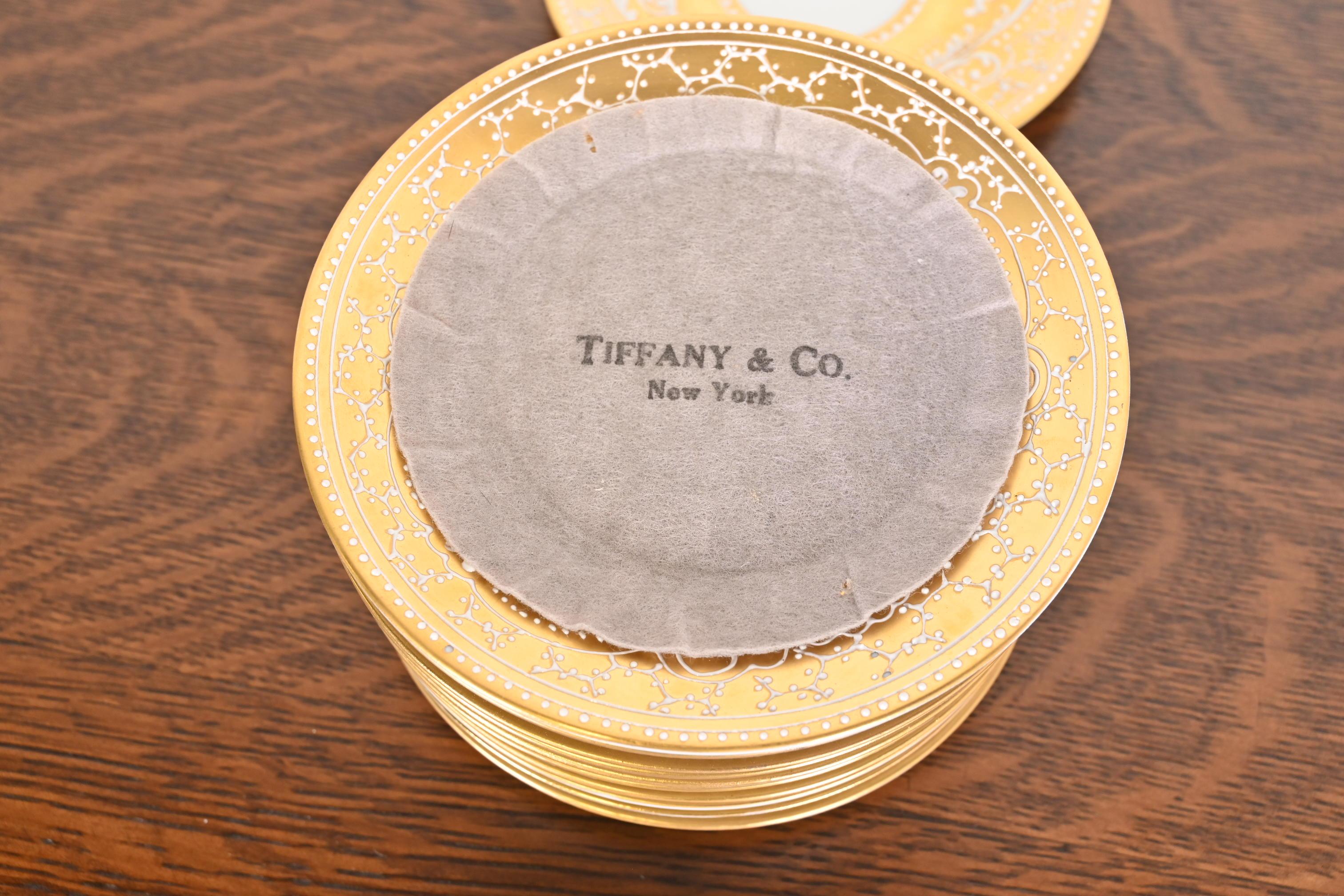 Le Tallec für Tiffany & Co. Französische handbemalte Porzellan-Essteller, zwölf Tafeln im Angebot 9