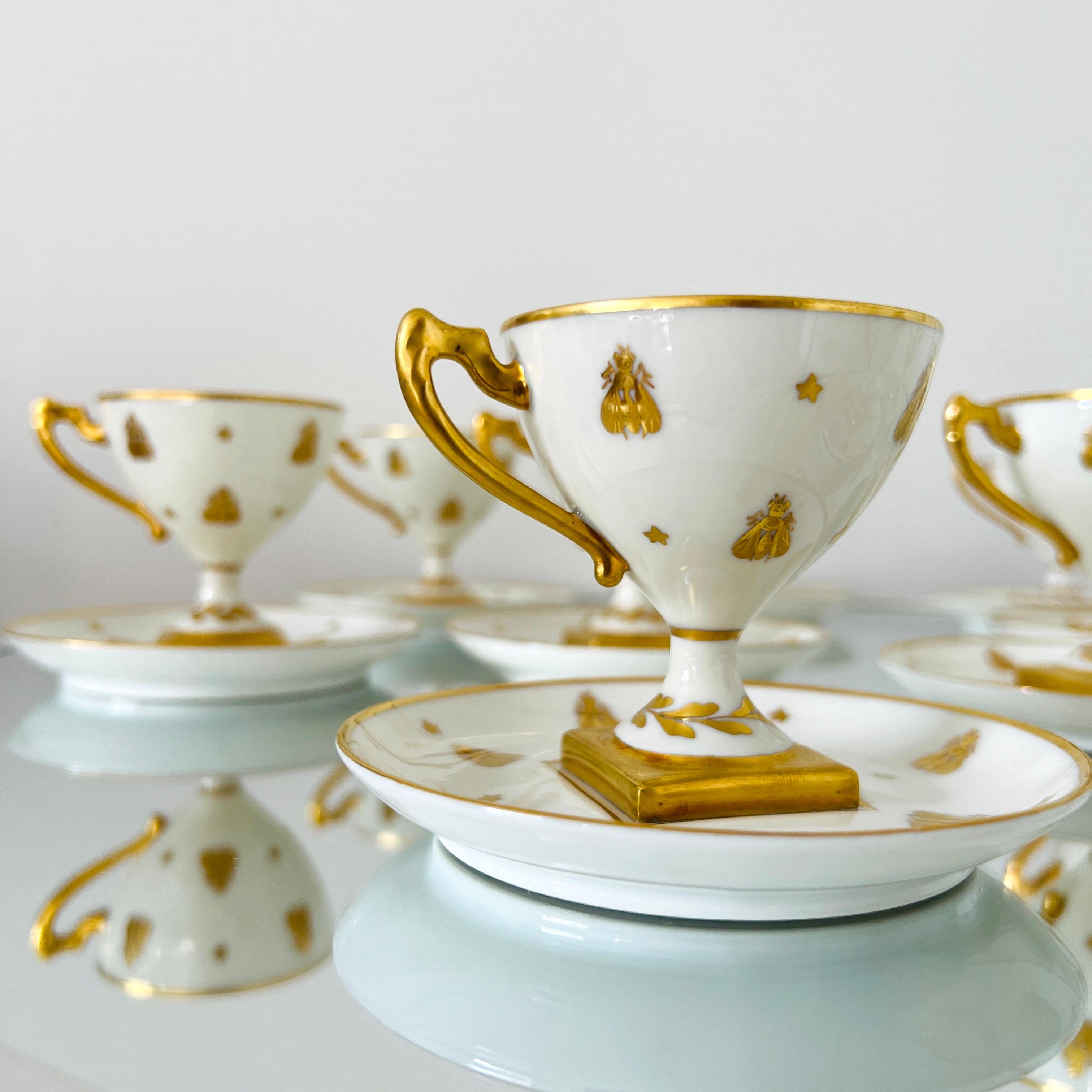 Or Le Tallec Golden Bees Porcelain Demitasse Cups and Saucers, circa 1957 Set/11-12 en vente