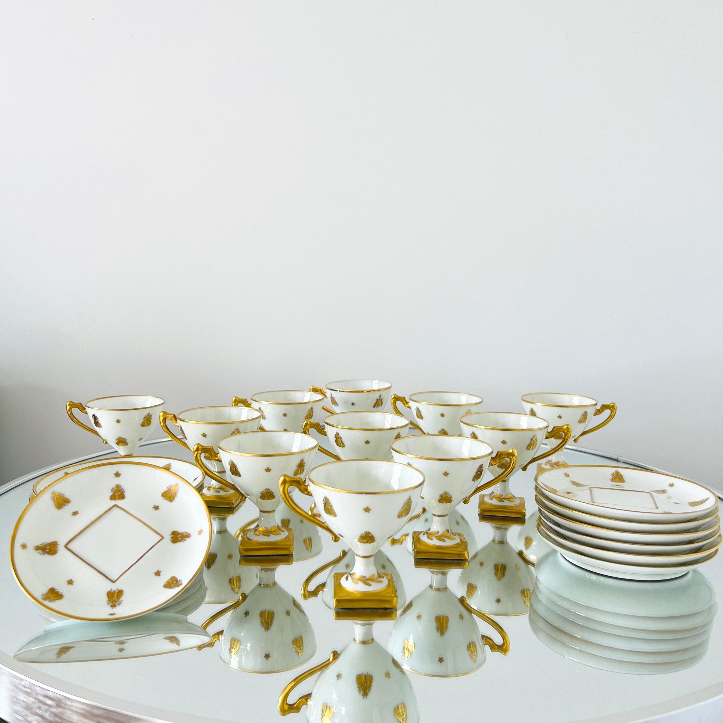 Le Tallec Golden Bees Porcelain Demitasse Cups and Saucers, circa 1957 Set/11-12 en vente 1