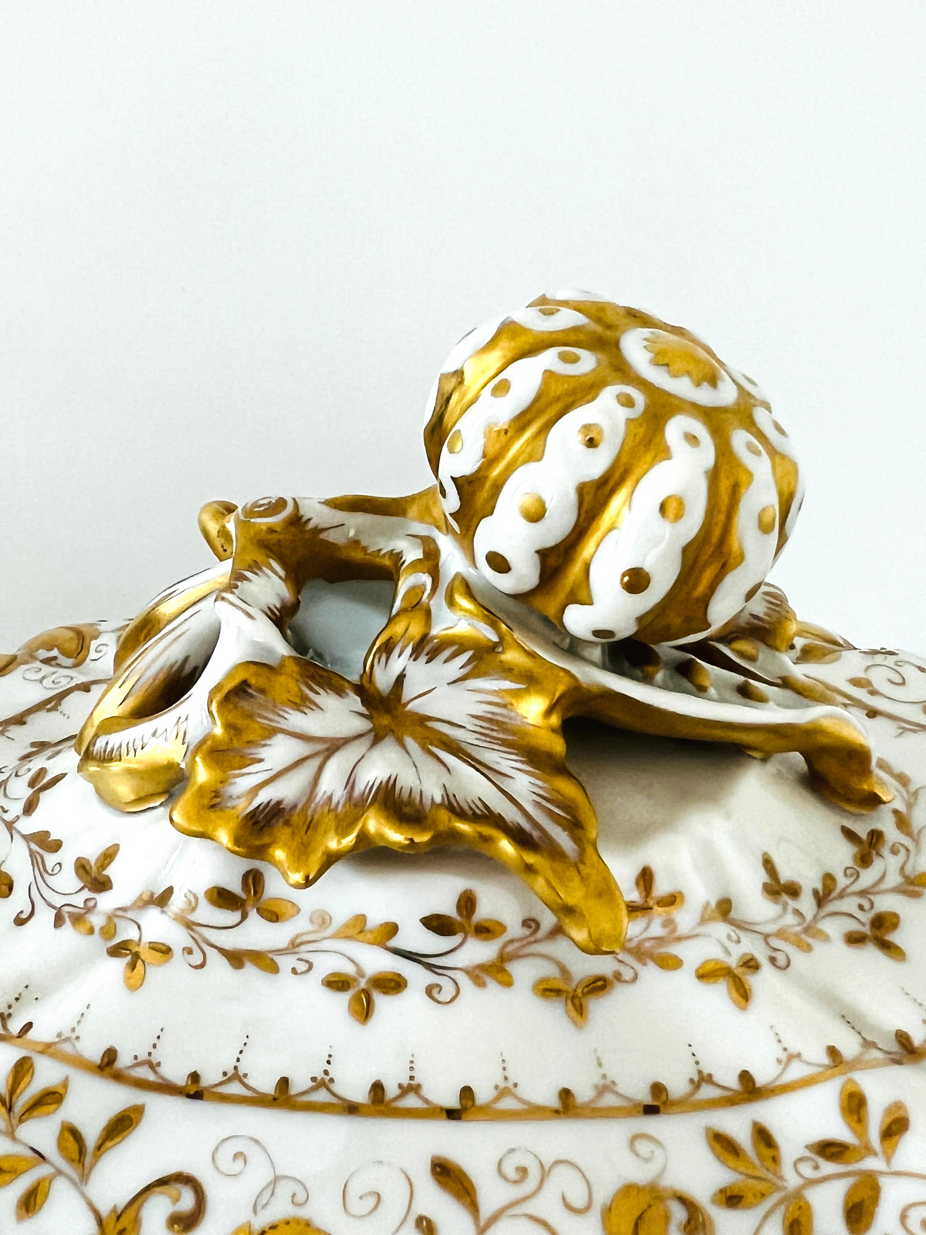 Le Tallec Hand Painted Porcelain Tureen with Gold Leaf Motifs, Paris, circa 1960 In Good Condition For Sale In Fort Lauderdale, FL