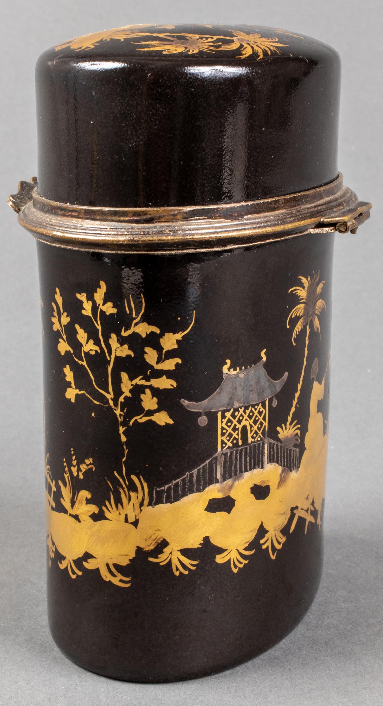 20ième siècle Boîte en porcelaine noire de style chinoiserie Le Tallec Paris
