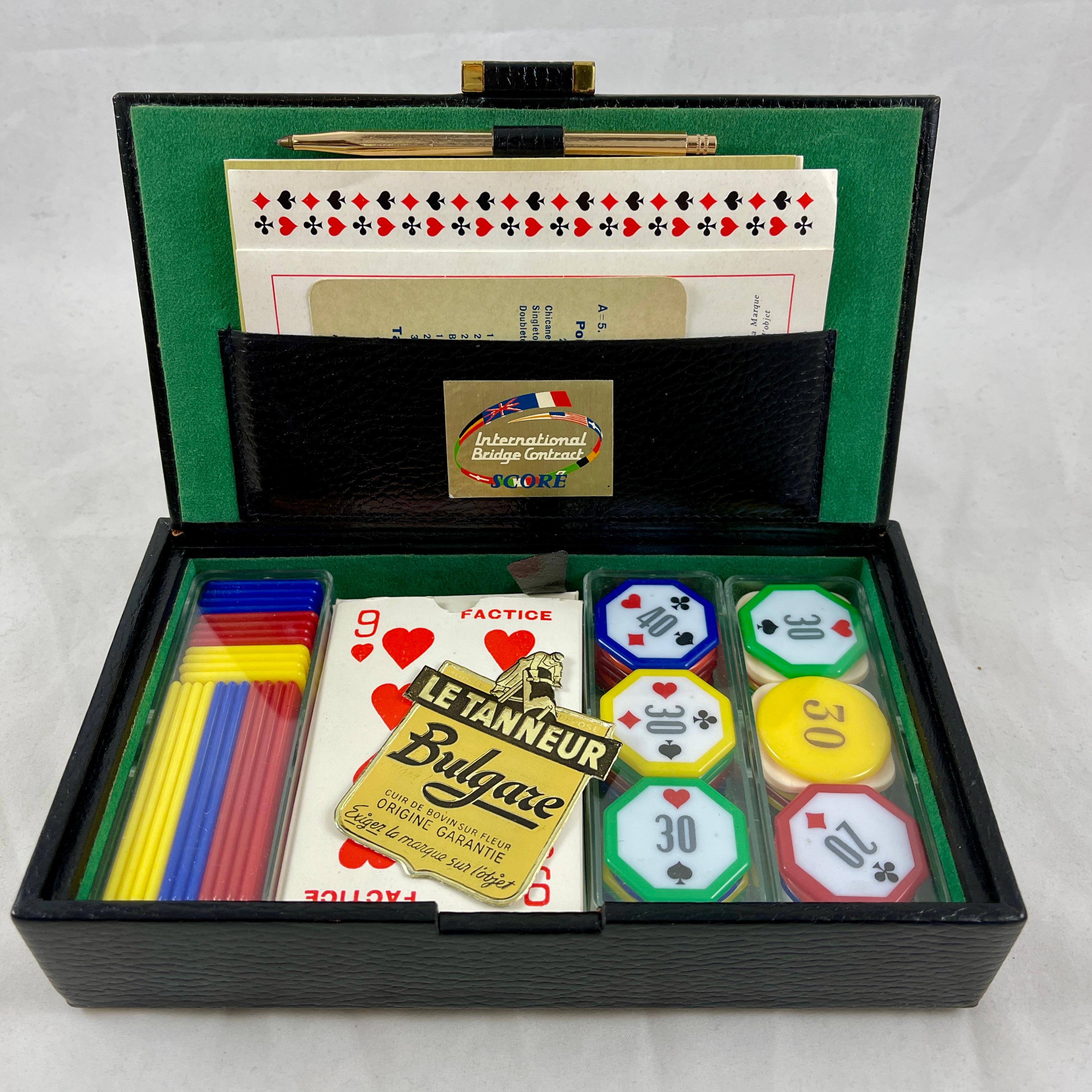 Style international Ensemble de jeu de cartes à jouer et de Betting Le Tanneur en cuir français du milieu du siècle - Boîte à cartes en vente