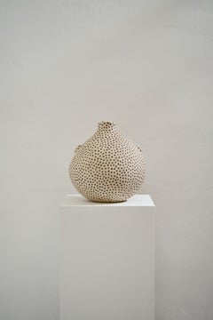 Jarrón de arenisca beige Le Tetraodon de Lou Thomas