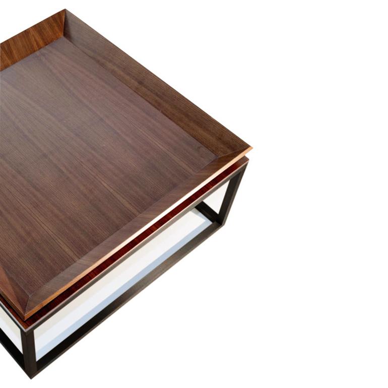 Le Tray Pieds droits, table basse ou table à cocktail, noyer/bronze huilé Neuf - En vente à Brooklyn, NY