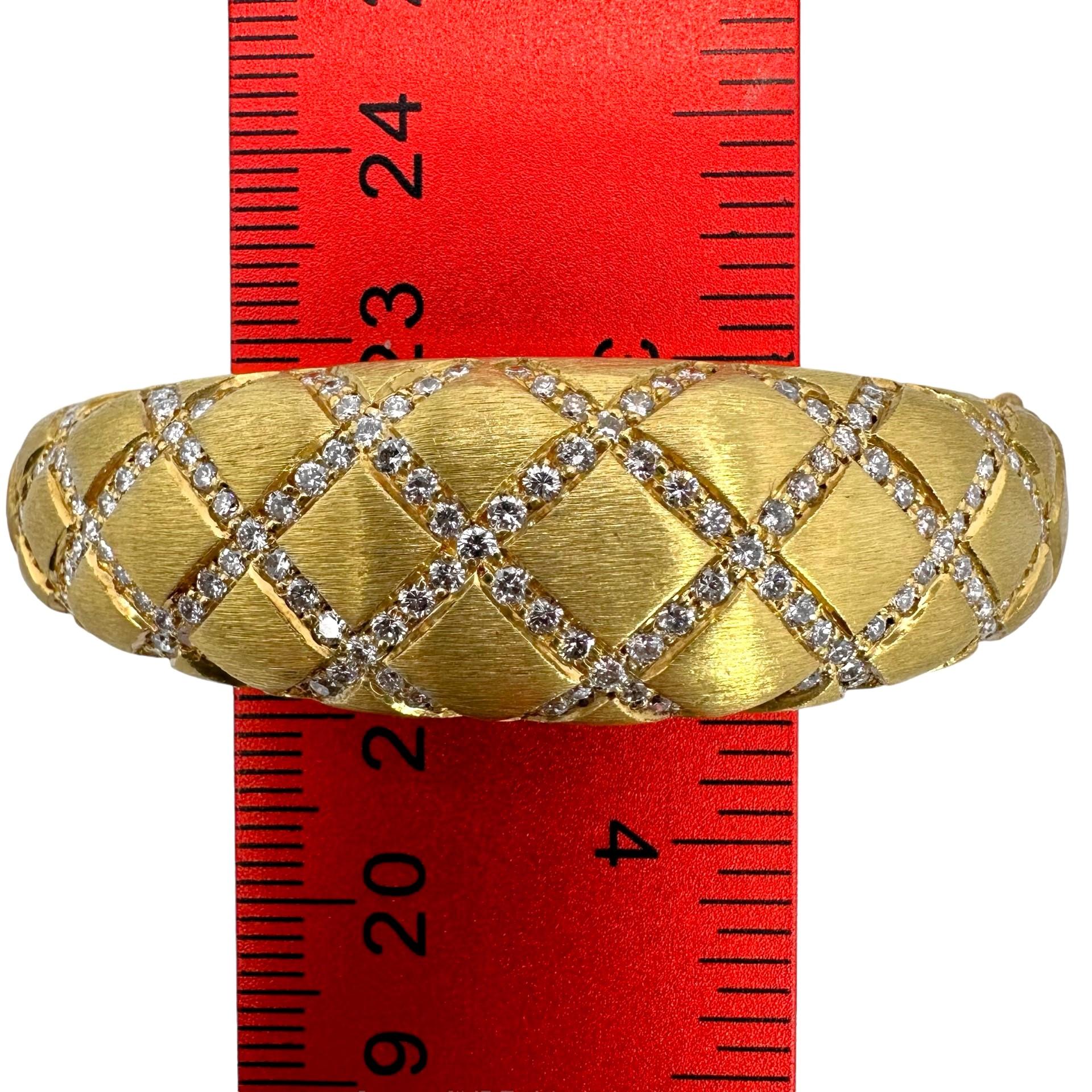 Le Triomphe 18K Yellow Gold and Diamond Quilted Design Bangle bracelet For Sale 5