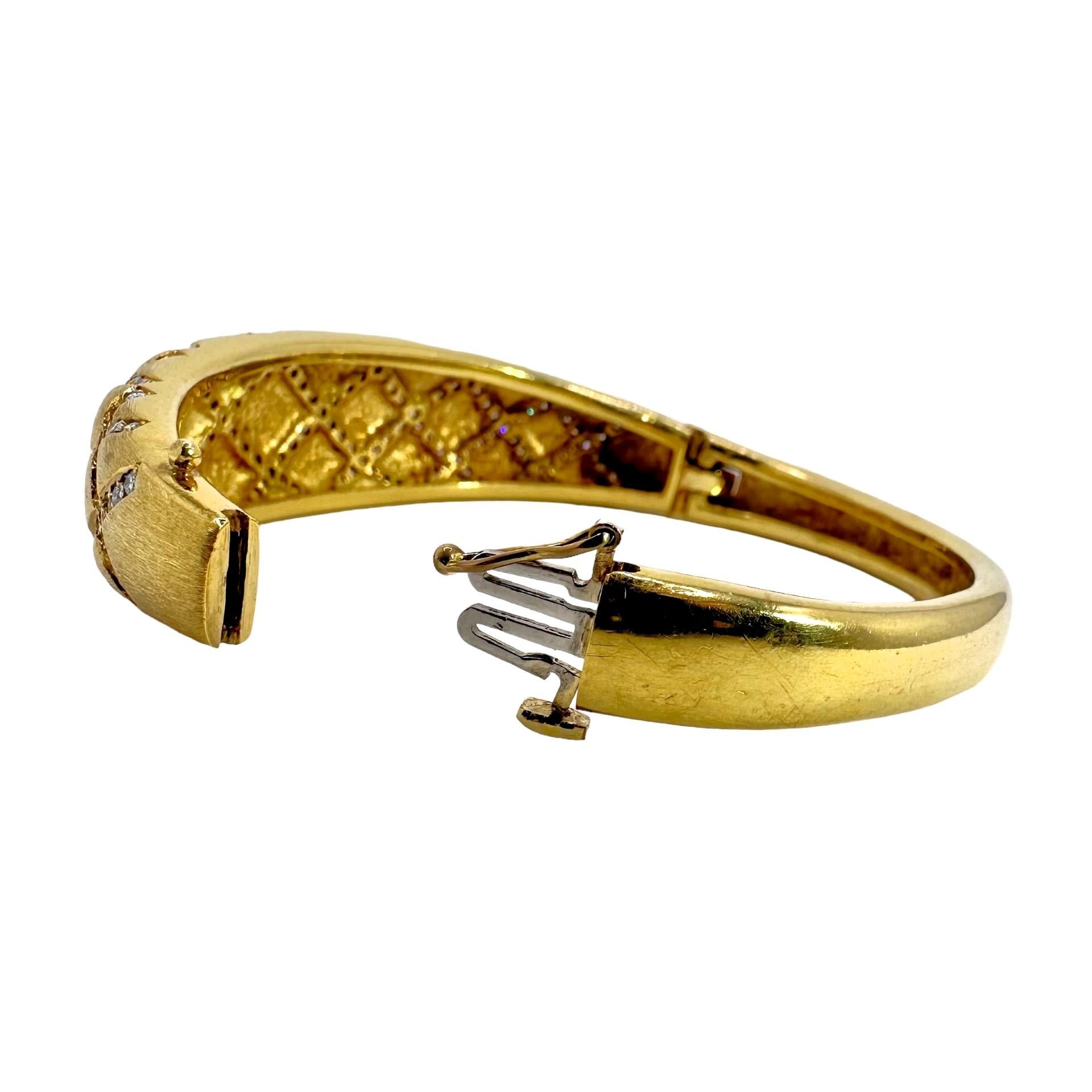 Le Triomphe 18K Yellow Gold and Diamond Quilted Design Bangle bracelet For Sale 2