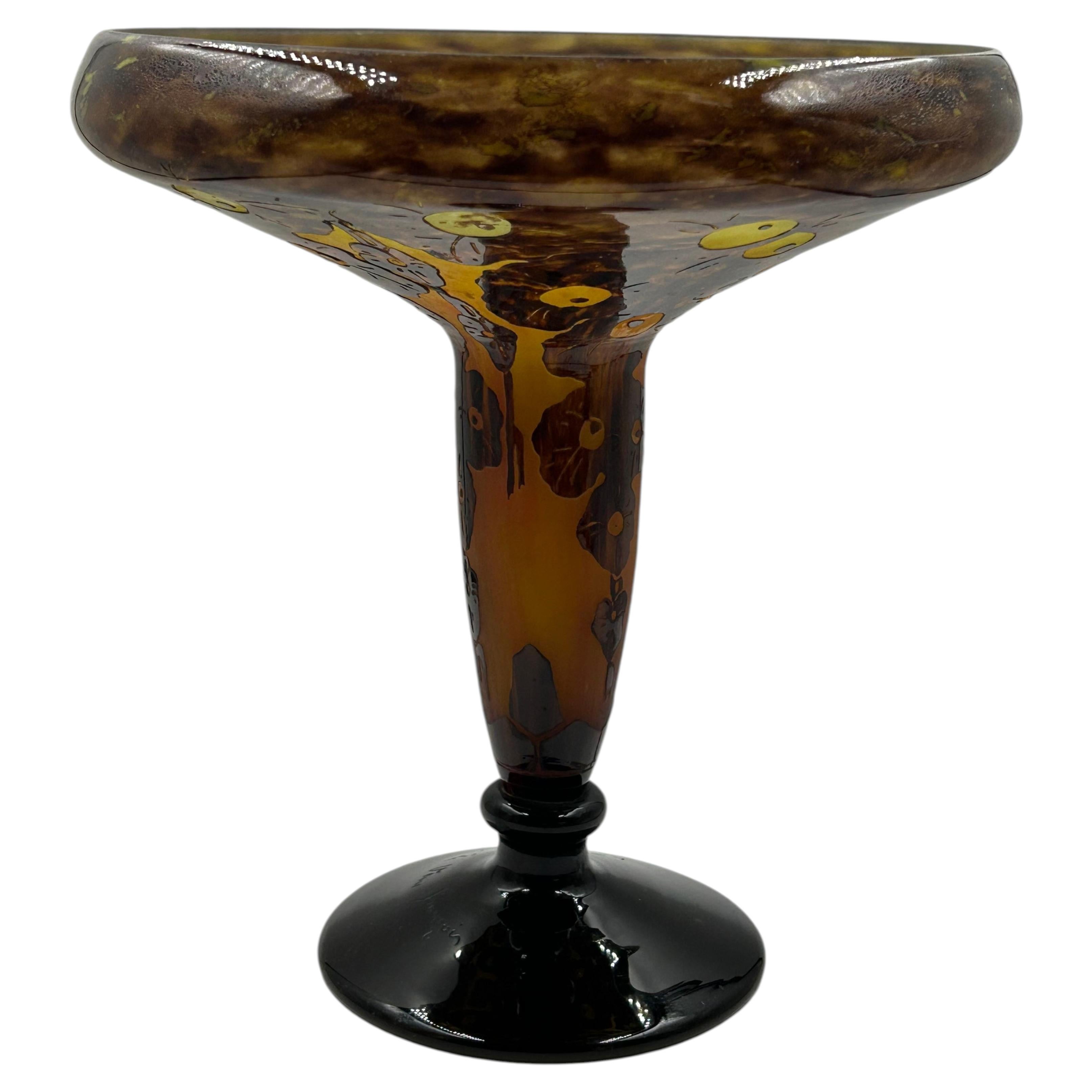 Le Verre Français Art Deco Cameo Glass Centerpiece Bowl, France, circa 1925