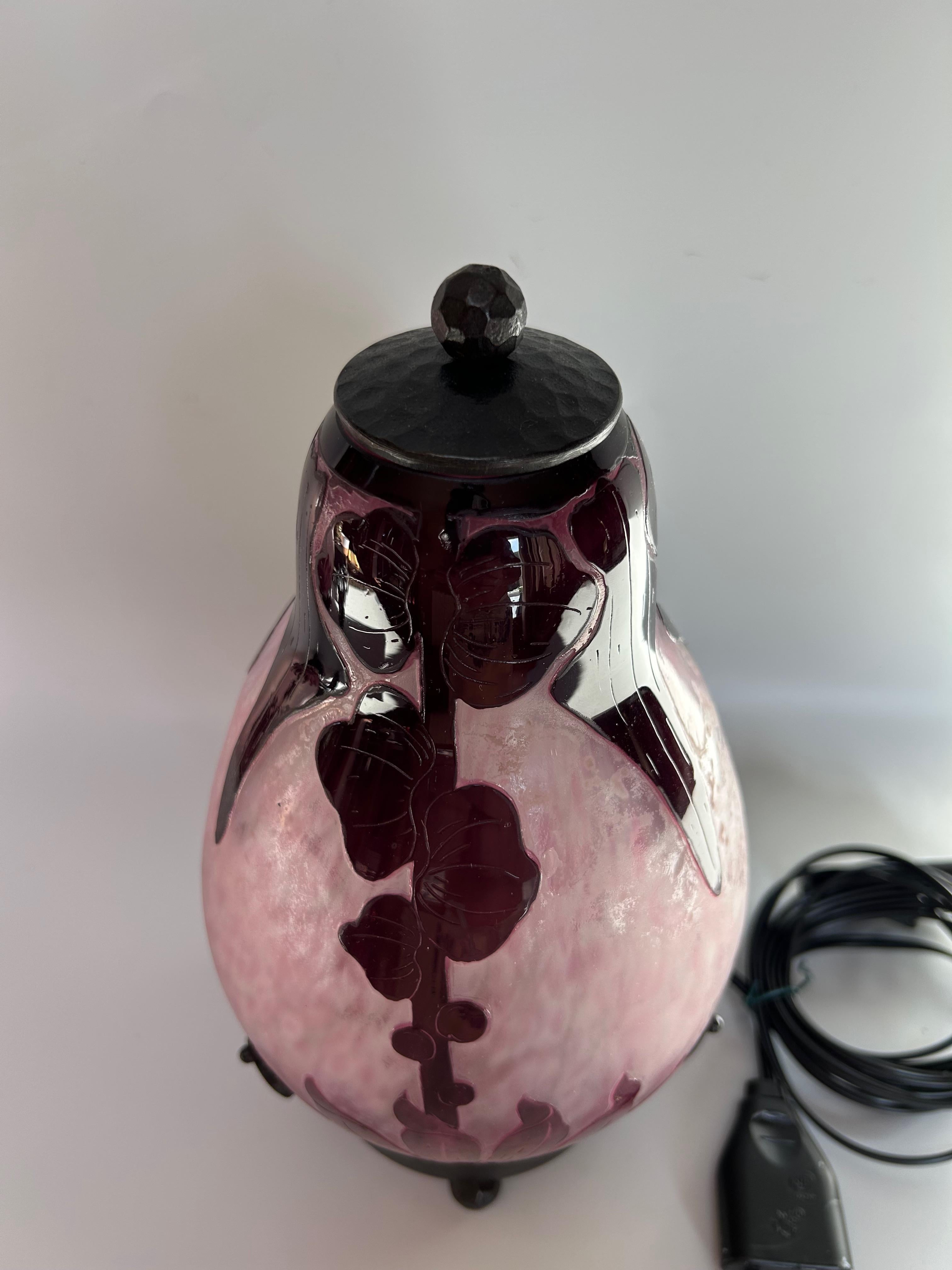 Le Verre Français Luz nocturna Art Decó Dalia en venta 5