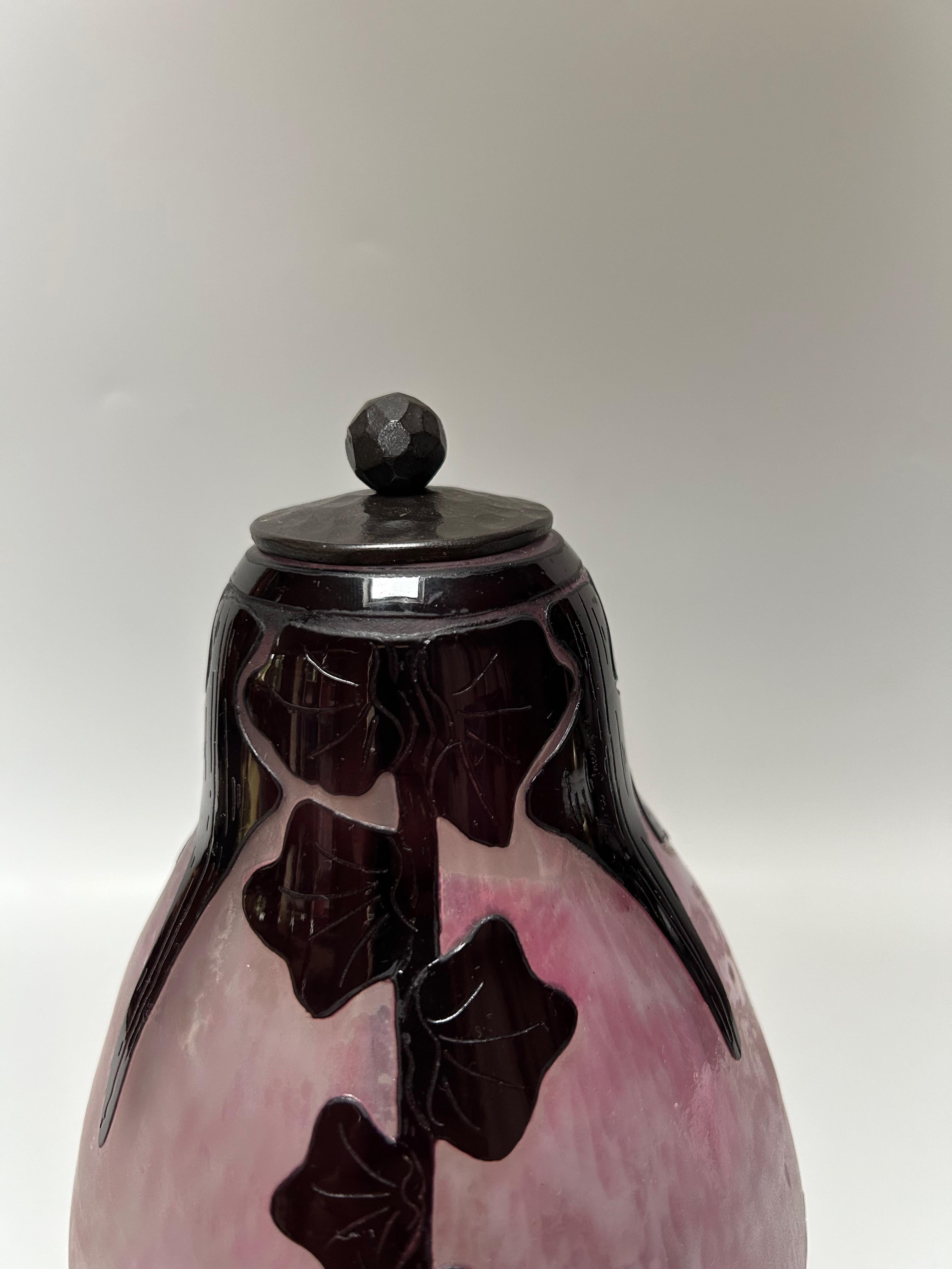 Le Verre Français Luz nocturna Art Decó Dalia Francés en venta