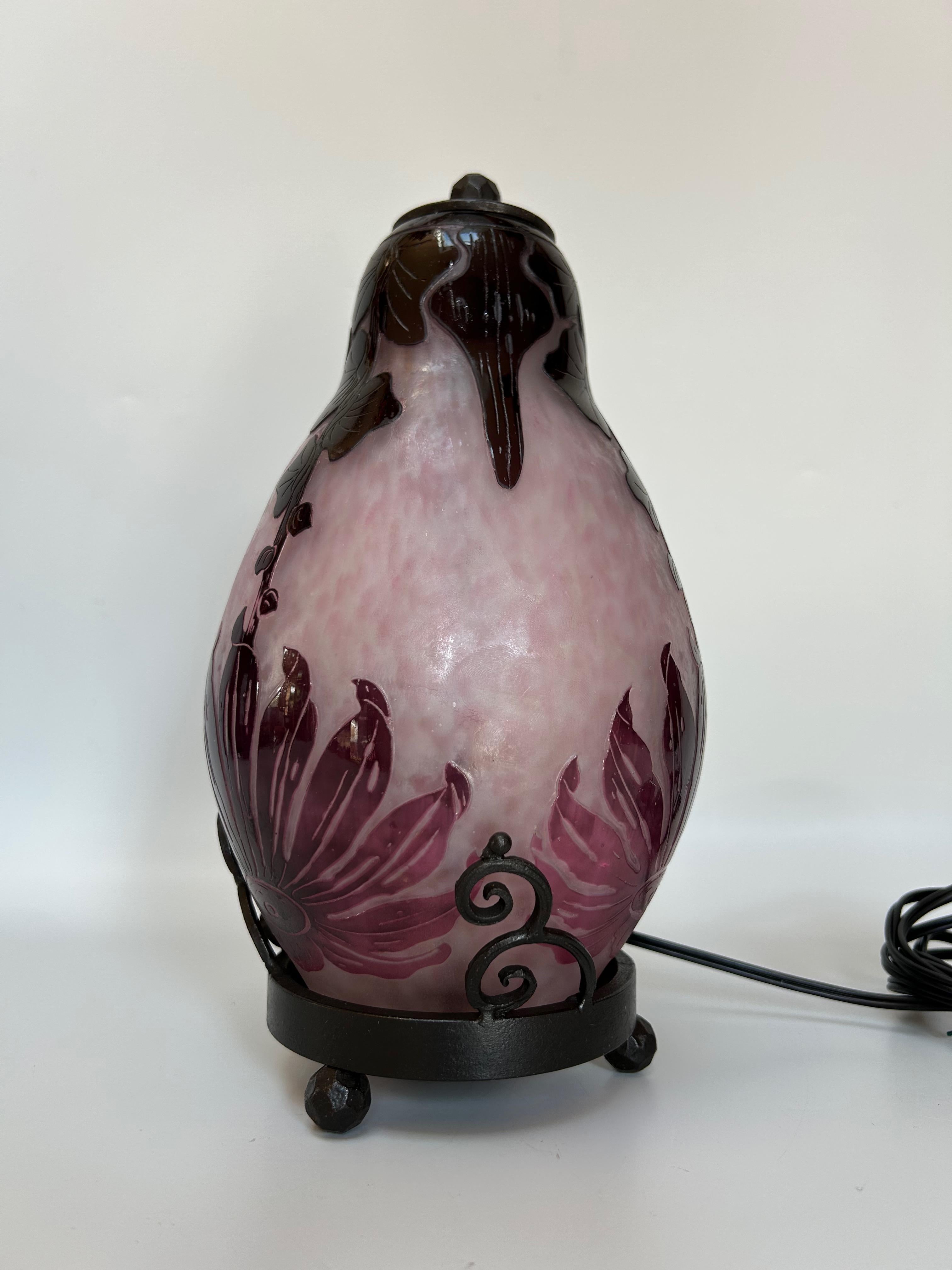 Le Verre Français Luz nocturna Art Decó Dalia principios del siglo XX en venta