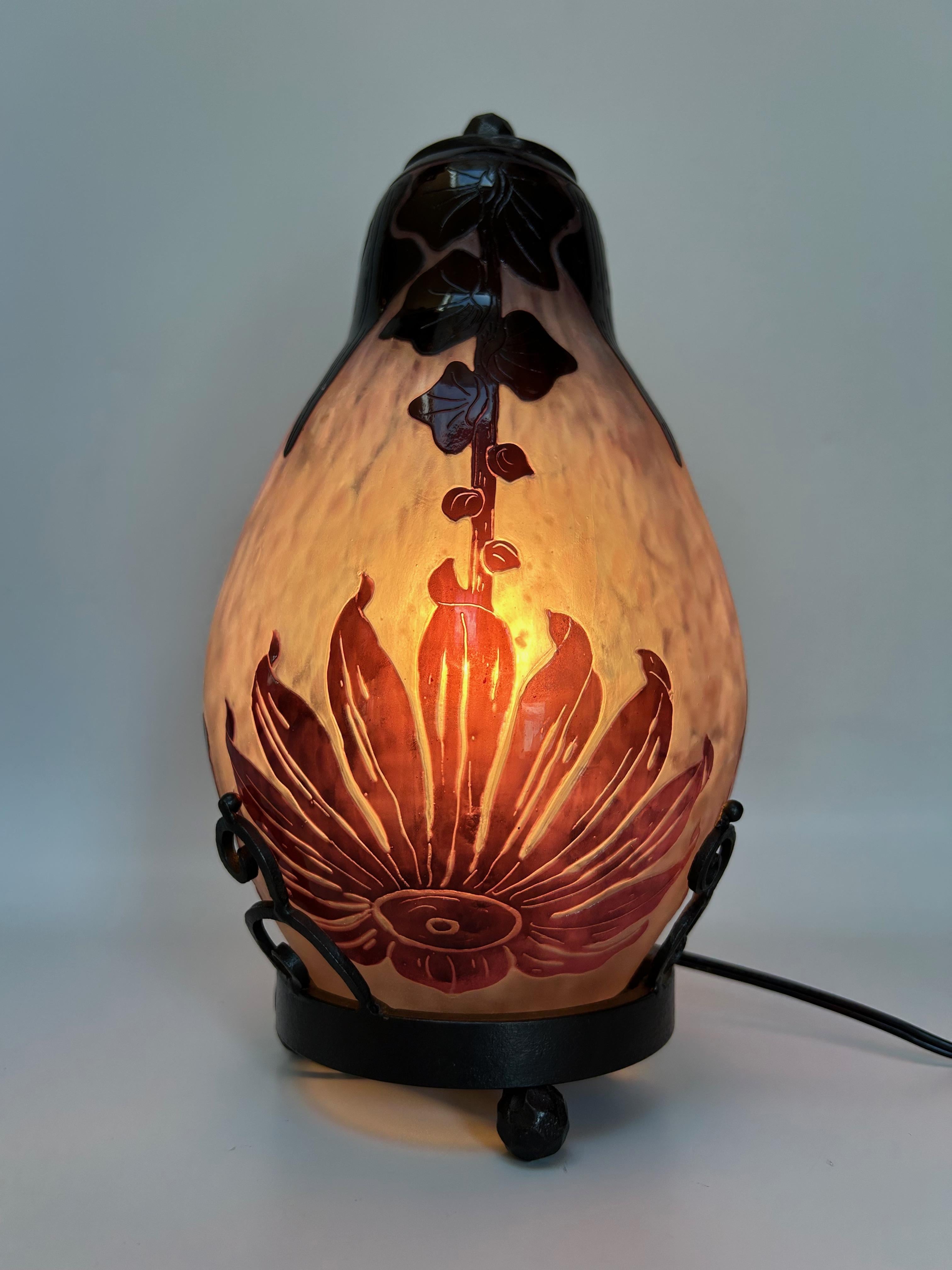 Le Verre Français Luz nocturna Art Decó Dalia en venta 1