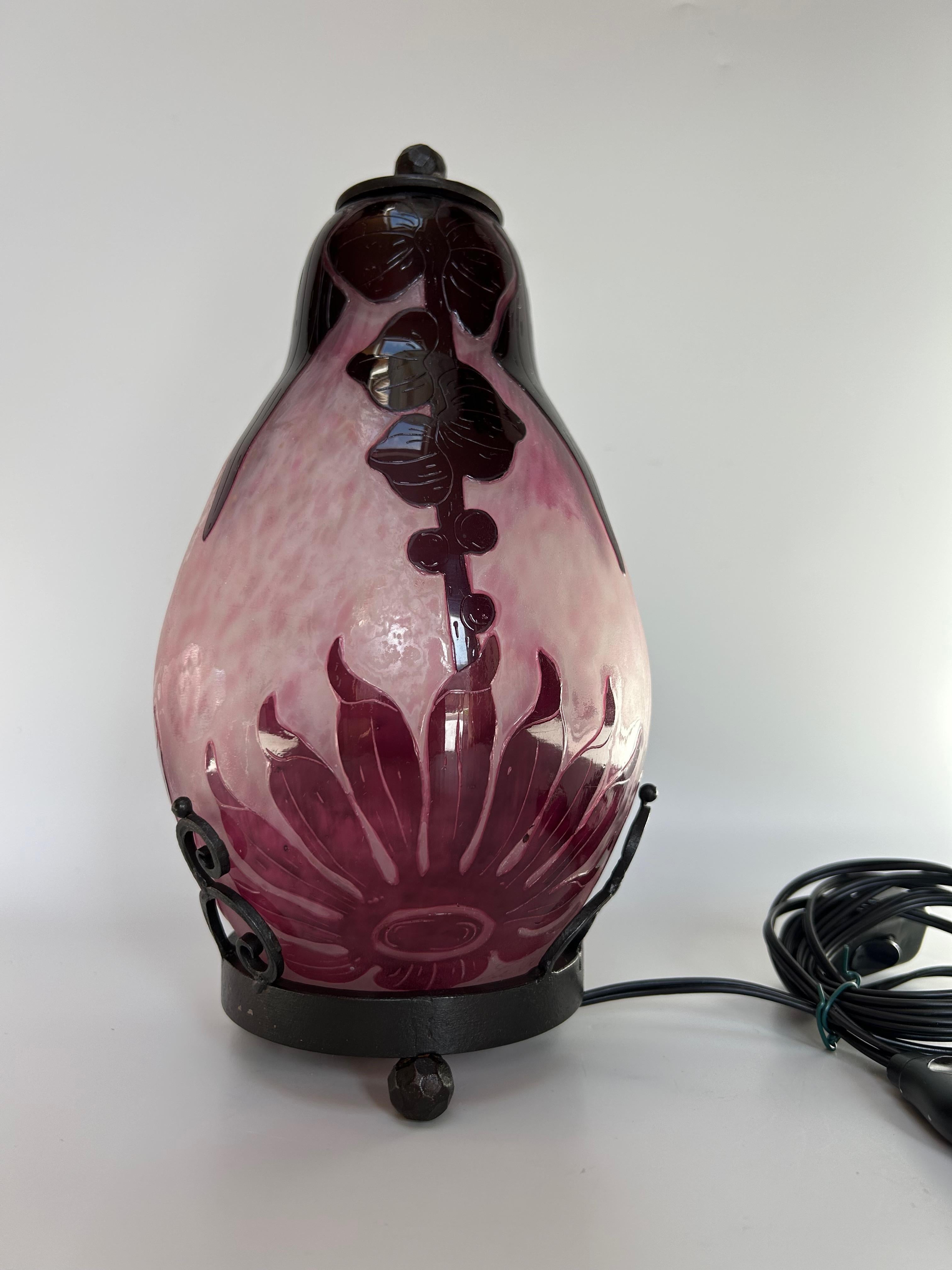 Le Verre Français Luz nocturna Art Decó Dalia en venta 2