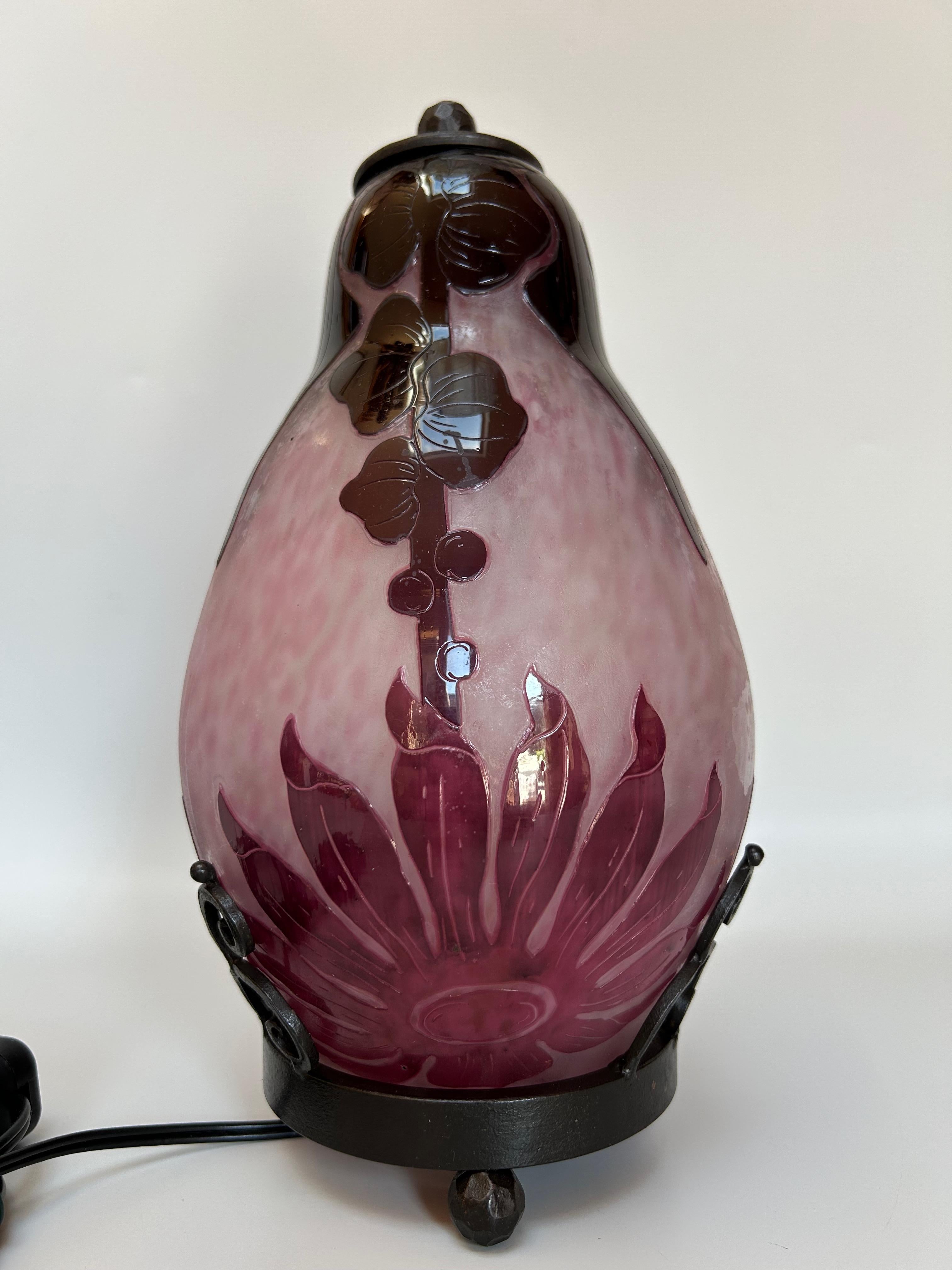 Le Verre Français Luz nocturna Art Decó Dalia en venta 2