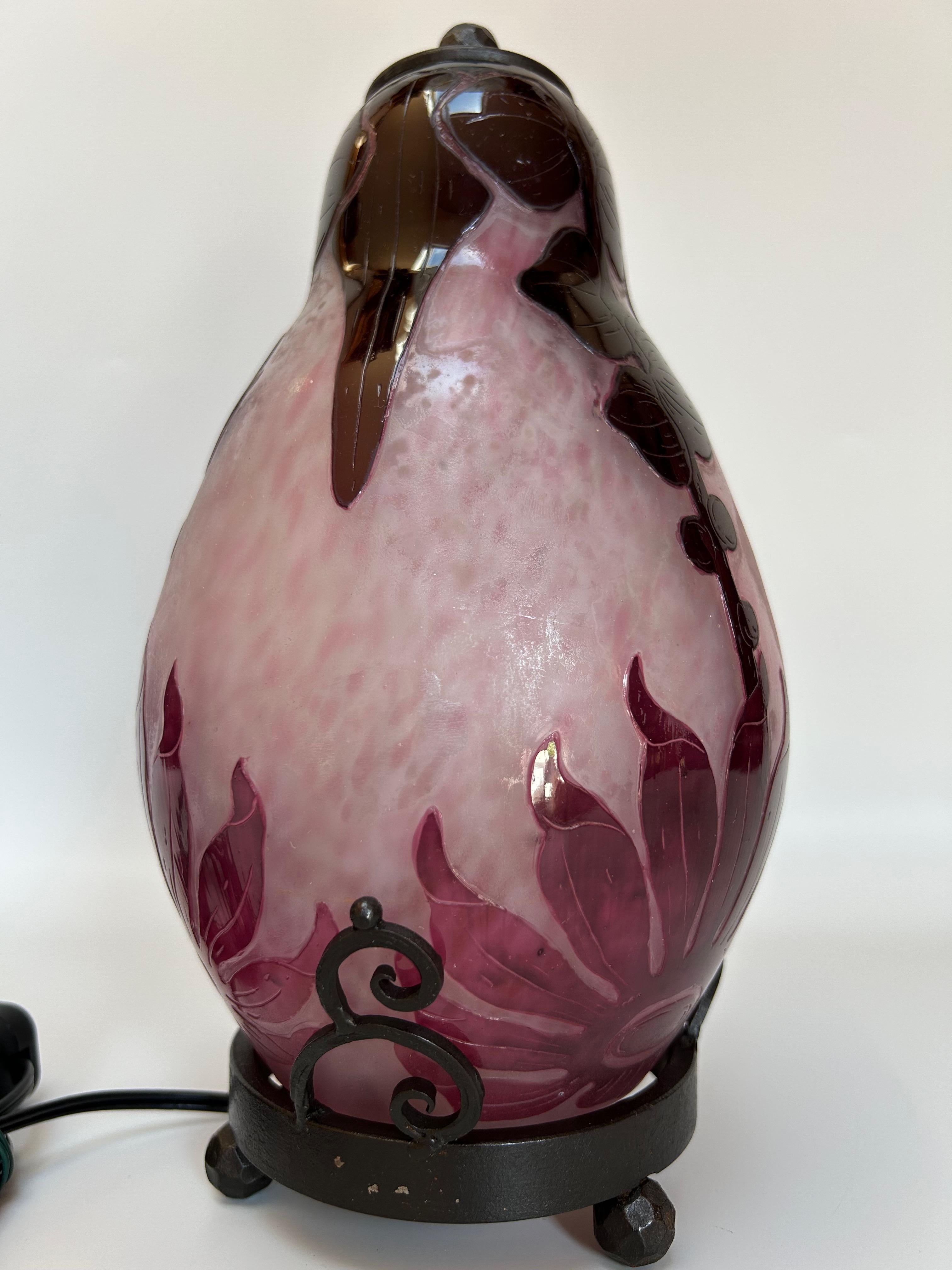 Le Verre Français Luz nocturna Art Decó Dalia en venta 3