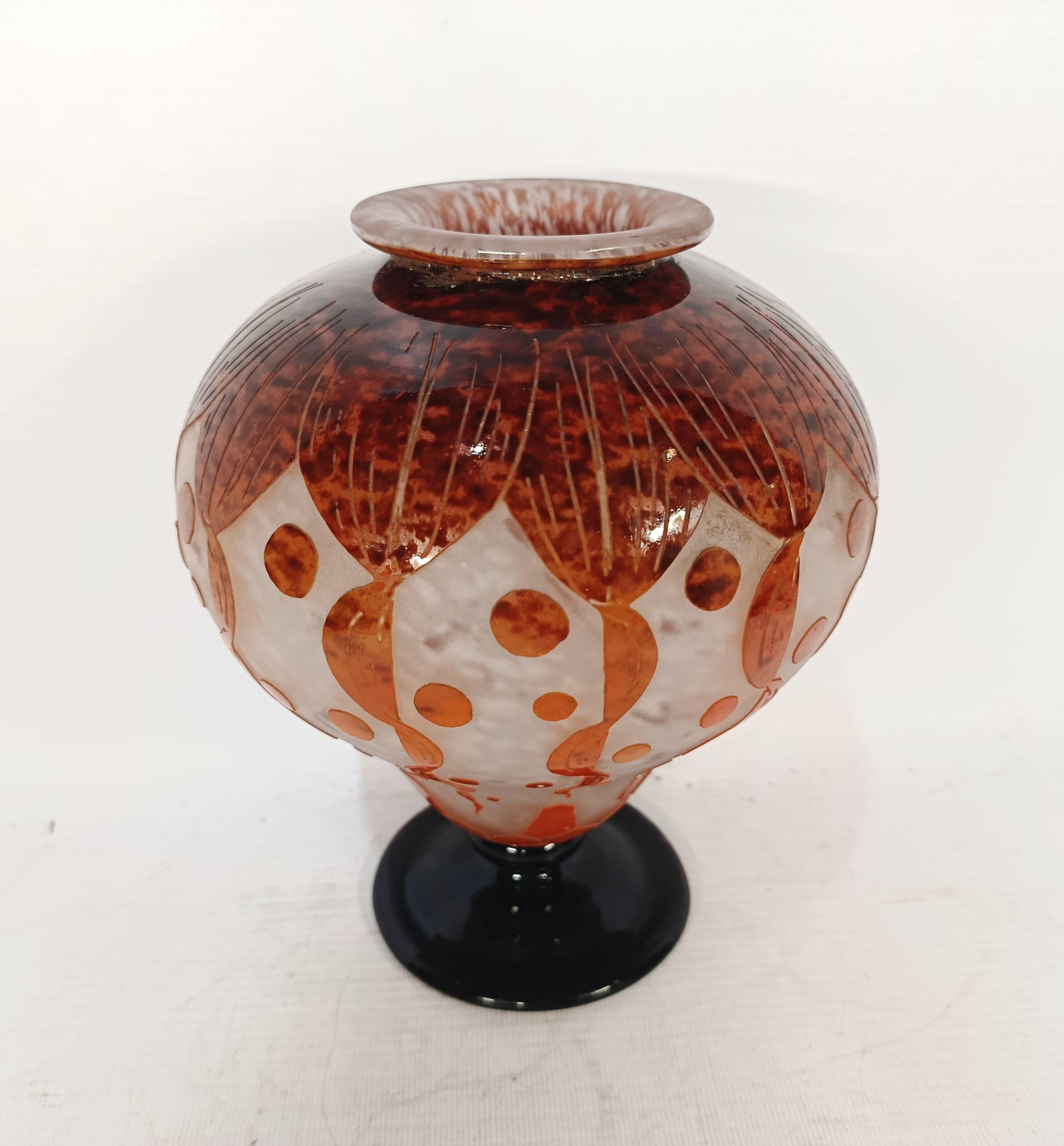 Art déco Le Verre Français Art Deco  Vase en verre Rubaniers France en vente