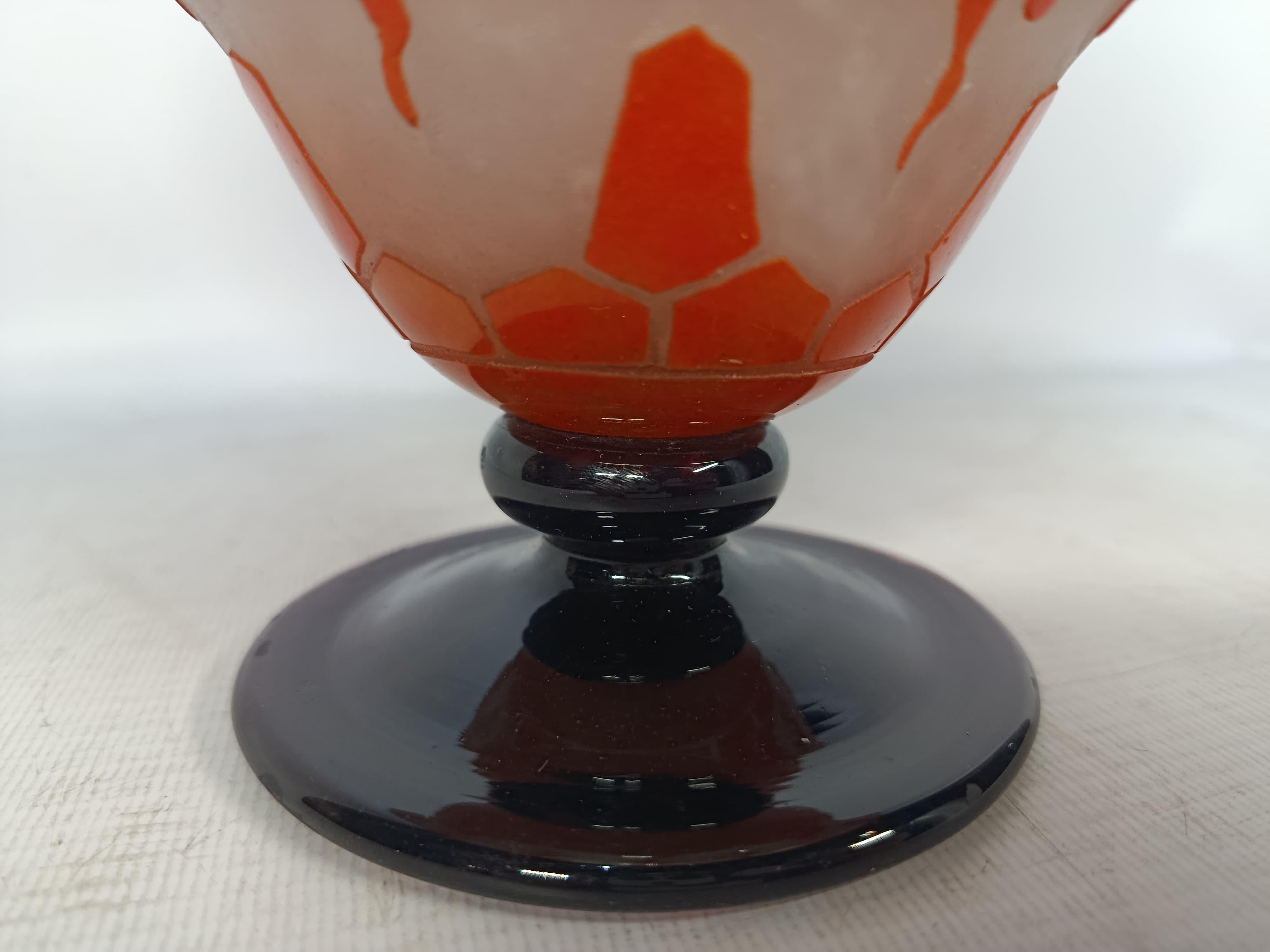 Début du 20ème siècle Le Verre Français Art Deco  Vase en verre Rubaniers France en vente