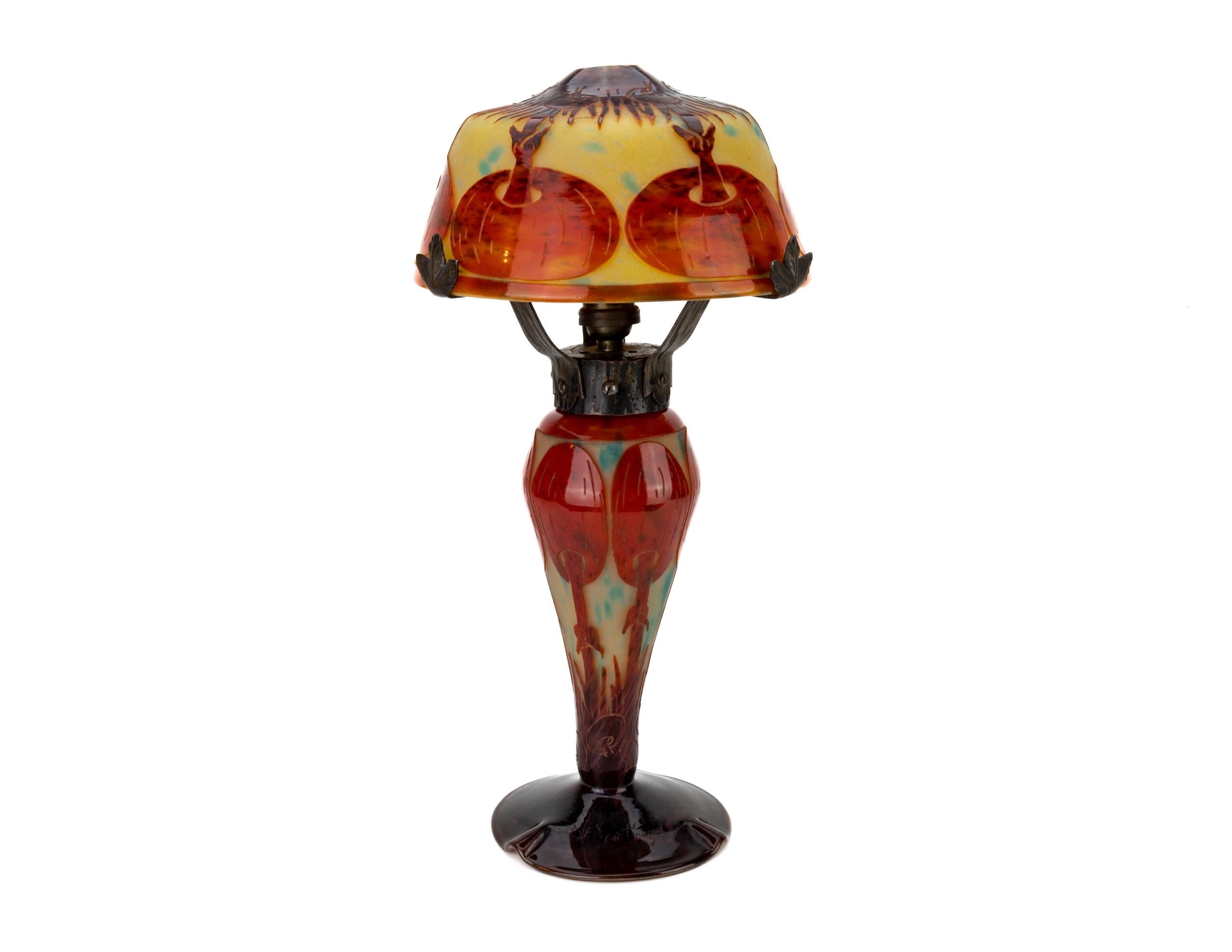 French Le Verre Français – Art Deco table lamp in the “Coprin” motif – 1923 / 1926