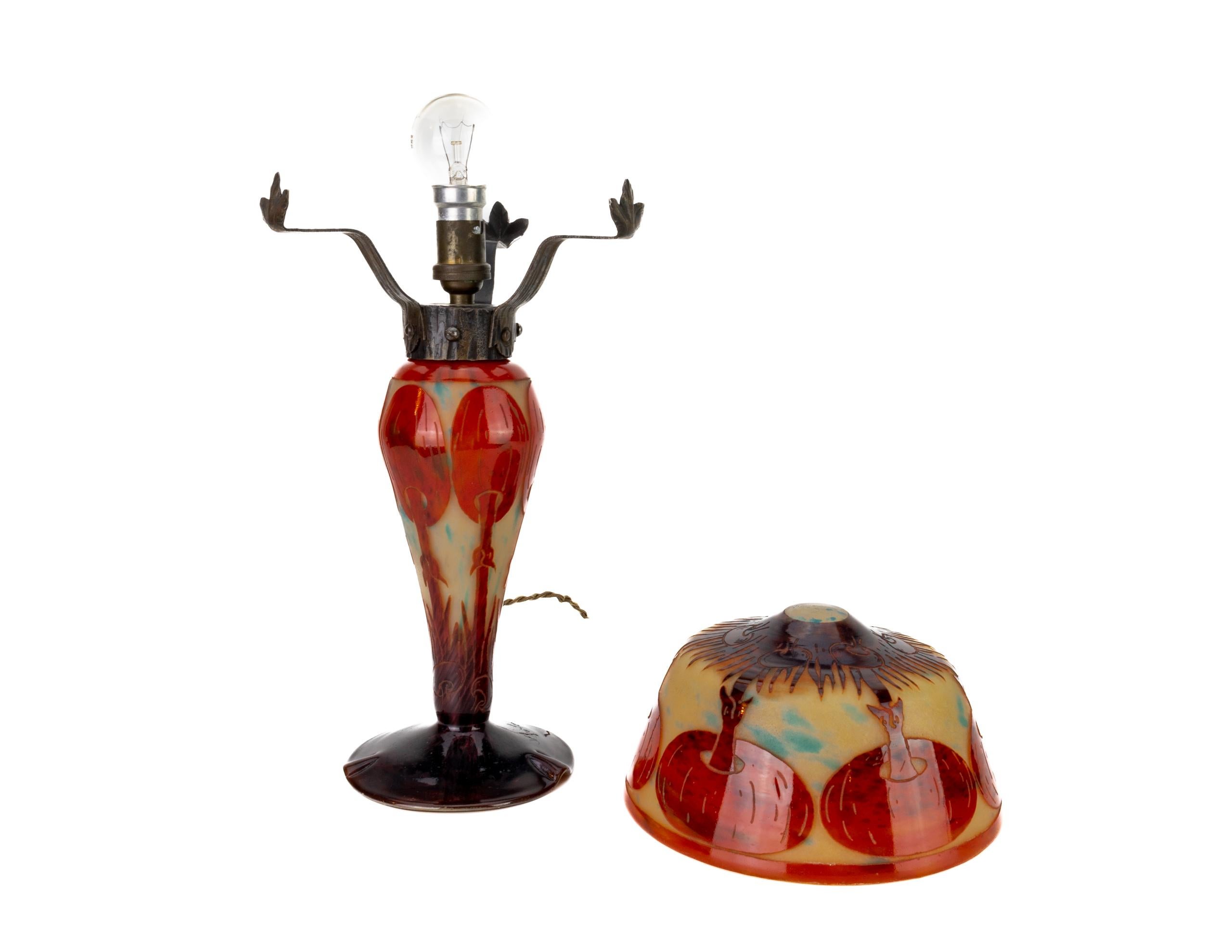 Etched Le Verre Français – Art Deco table lamp in the “Coprin” motif – 1923 / 1926
