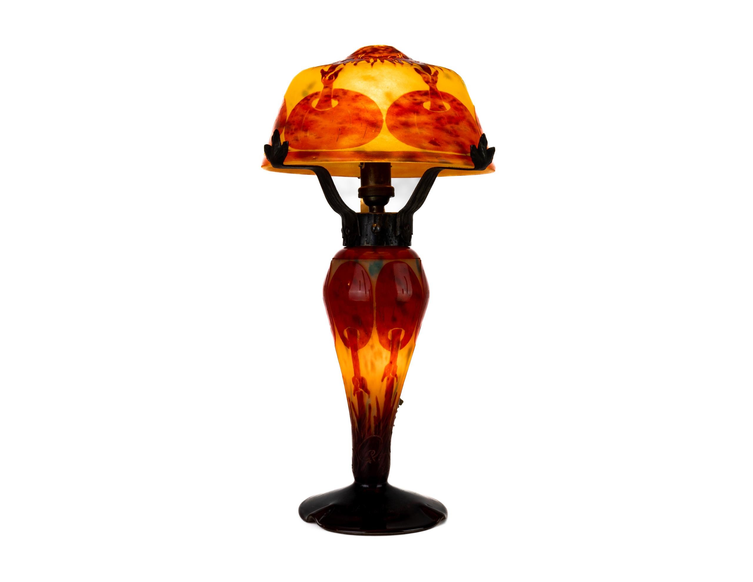 20th Century Le Verre Français – Art Deco table lamp in the “Coprin” motif – 1923 / 1926
